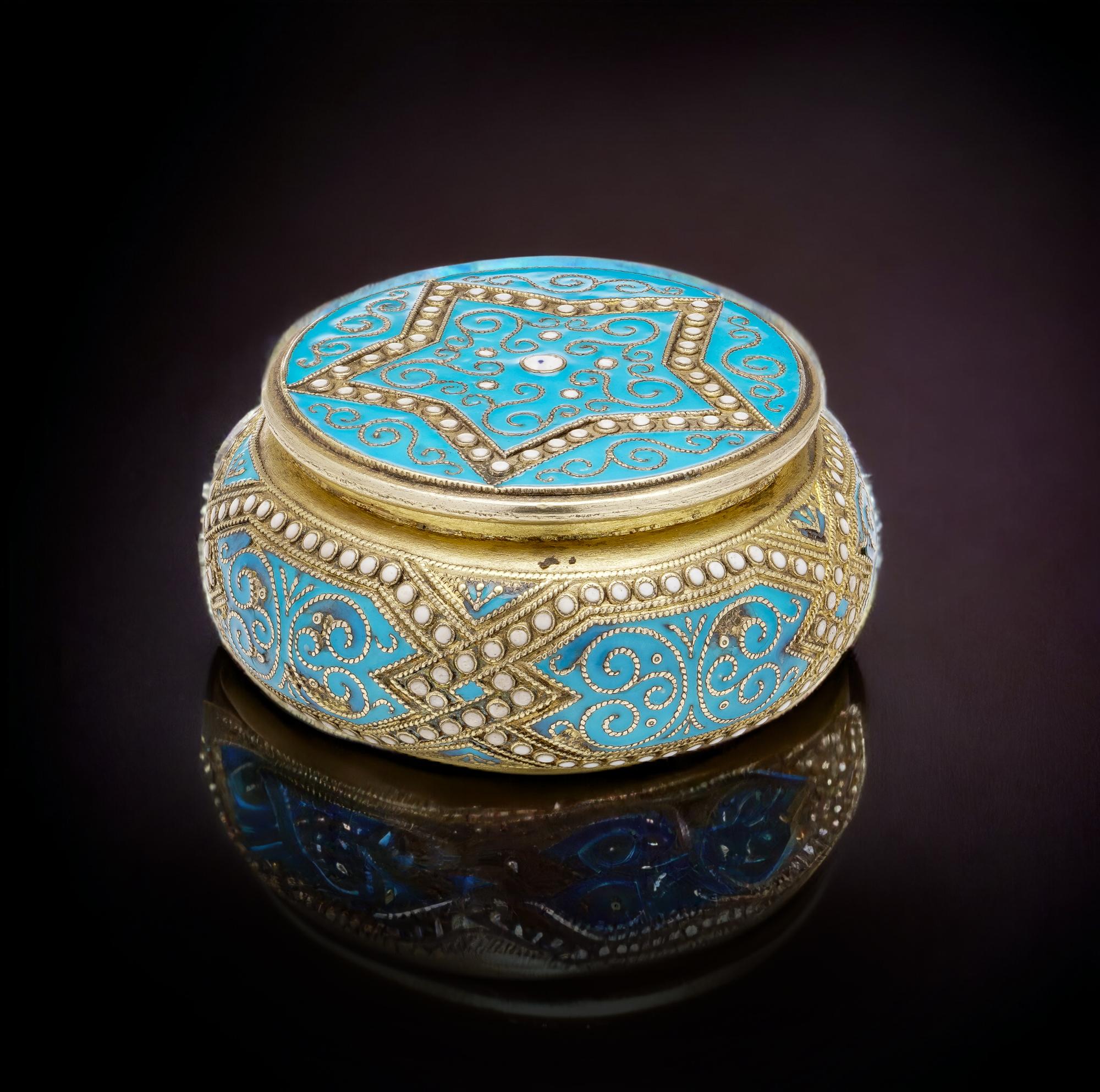 Exquisite Antique Silver and Cloisonné Enamel Pill Box by the Renowned Marius Hammer.
Maker: Marius Hammer
Made in Norway Circa 1910.

In the realm of silversmithing, few names are as celebrated as Marius Hammer. Hailing from Norway, Hammer is