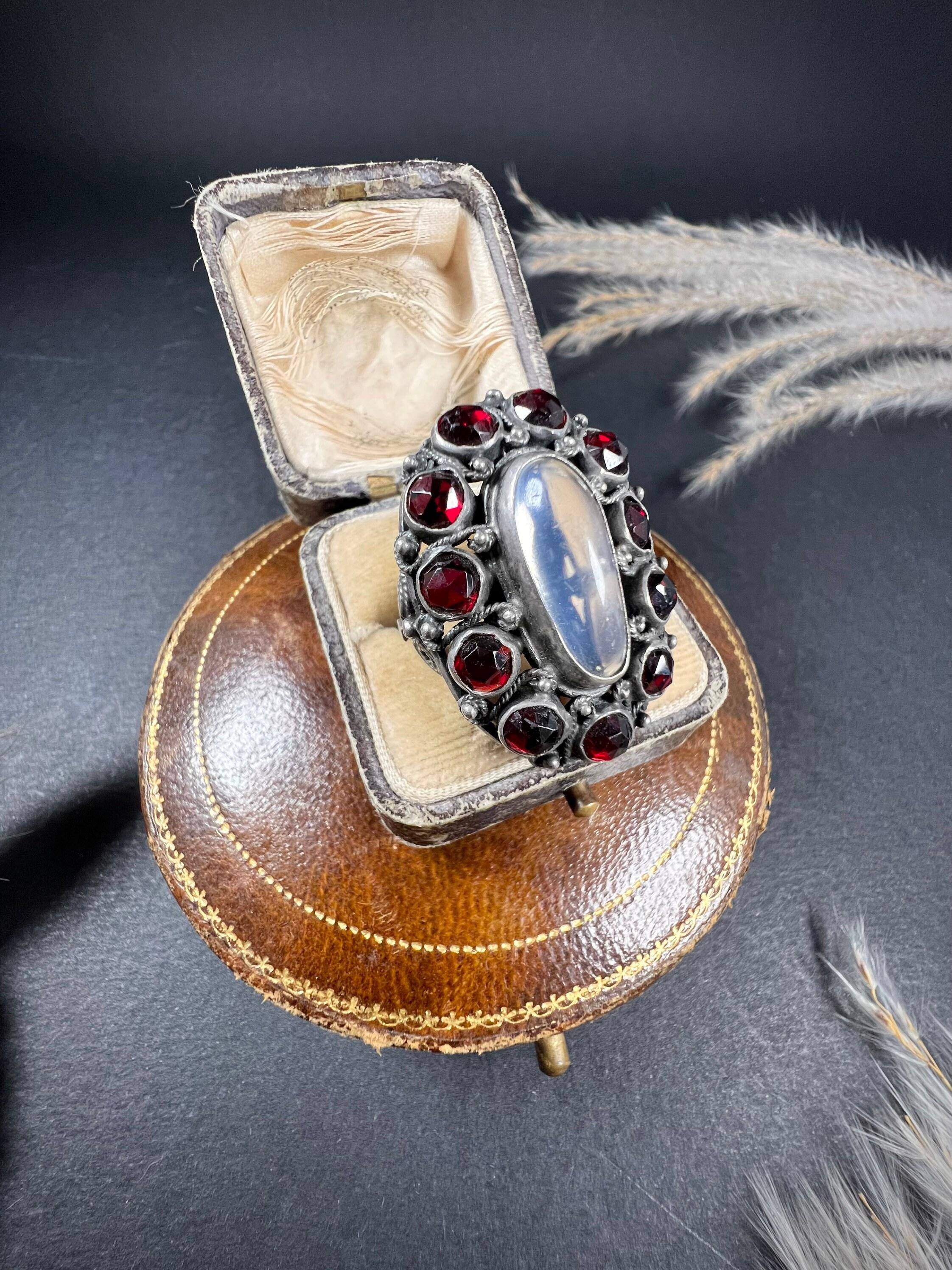 Antique Silver Art Nouveau Moonstone & Garnet Statement Ring For Sale 6