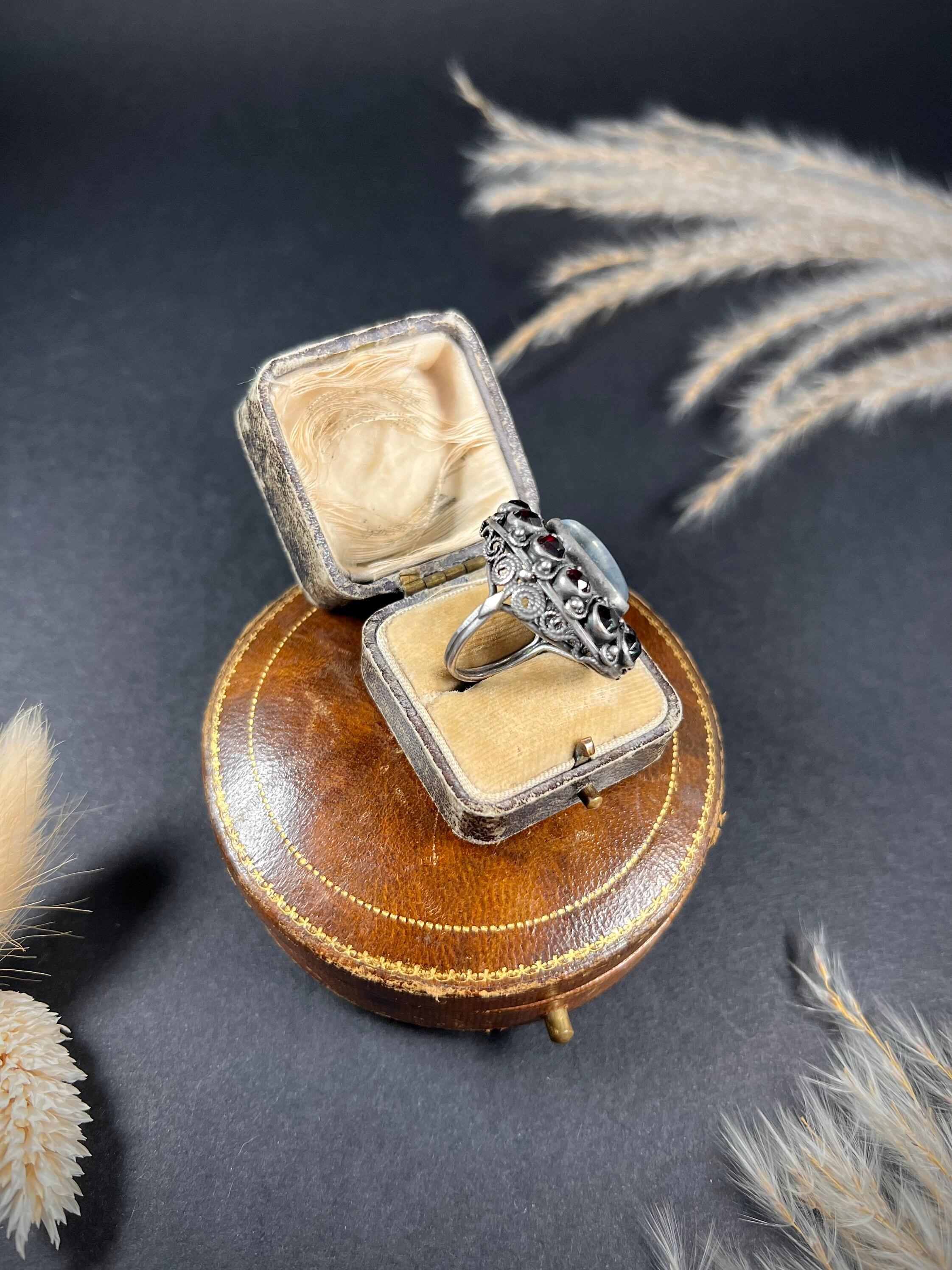 Antique Silver Art Nouveau Moonstone & Garnet Statement Ring For Sale 4