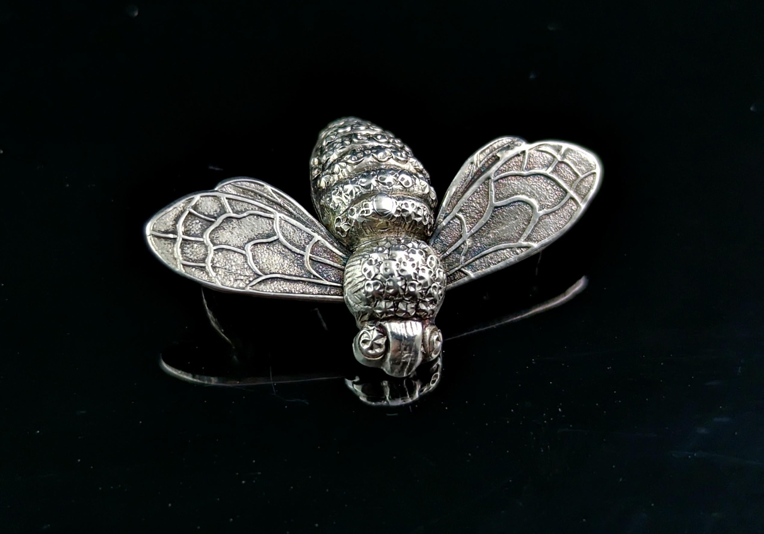 sterling silver bee brooch