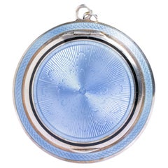 Colgante compacto de plata antigua con esmalte guilloché azul