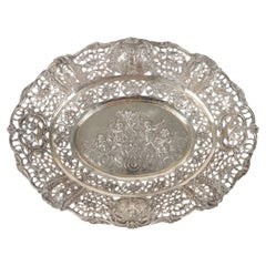 Antiguo cuenco de plata Pequeña cesta de fruta con relieve, objeto decorativo calado