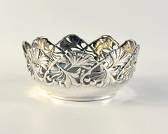 Antike Silberschale mit Ginkgoblättern und Beeren, 800er Silber, österreichisch/ungarisch