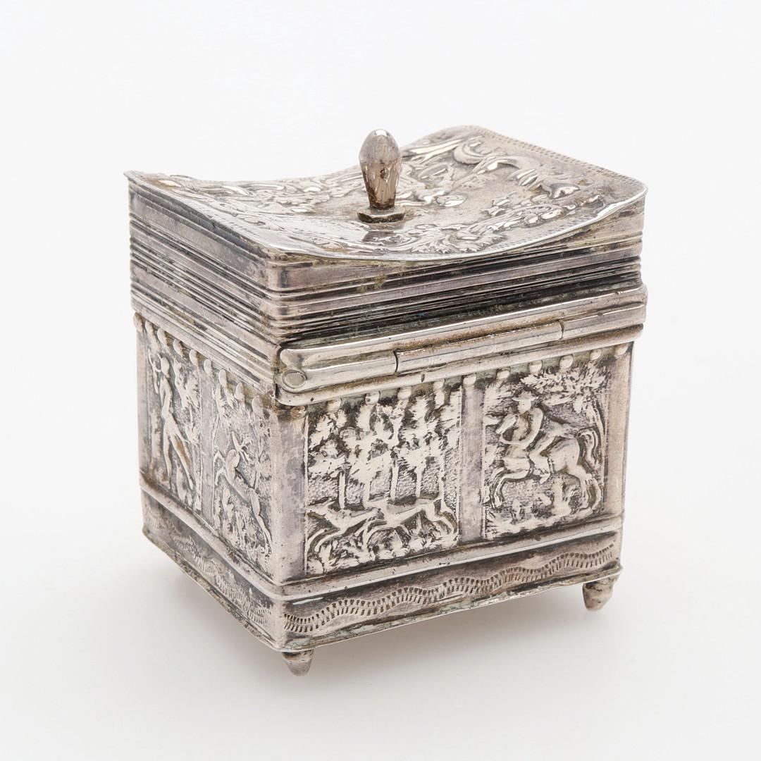Antique Silver BOX Decorative Box, Sterling Silver Jewllery Box Home Decor In Excellent Condition For Sale In Wembley, GB