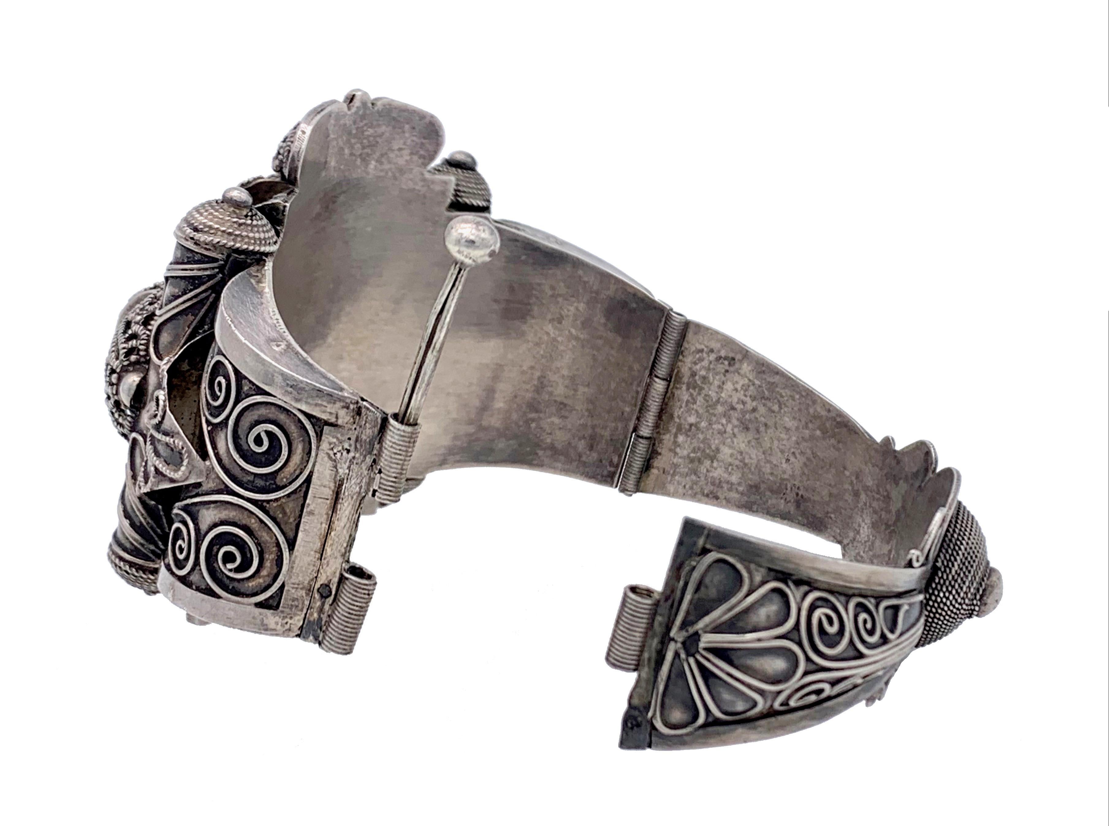 Antique Silver Bracelet North Africa Maghreb Algeria Silver  In Good Condition For Sale In Munich, Bavaria