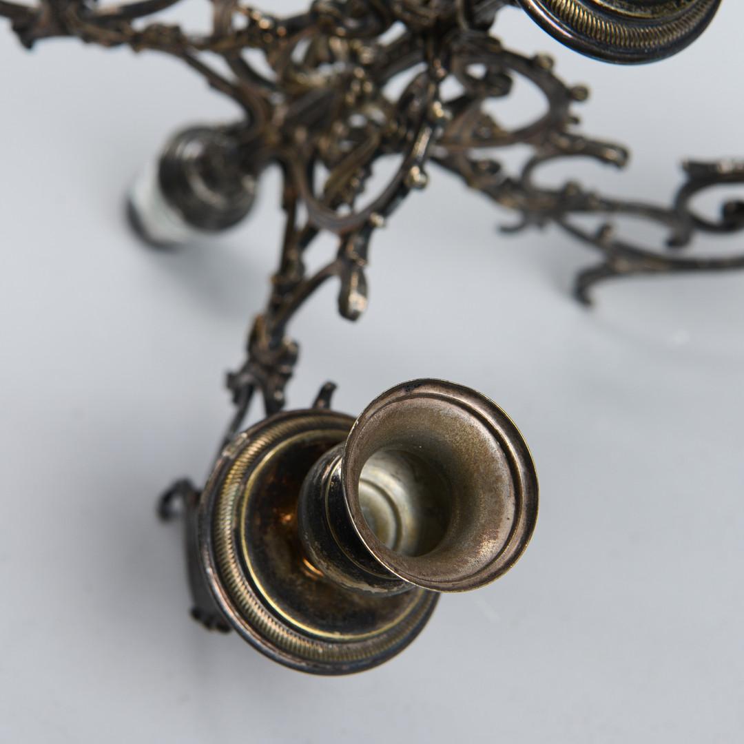Antique chandelier décoratif figurine bougeoir en argent sculpté Excellent état - En vente à Wembley, GB