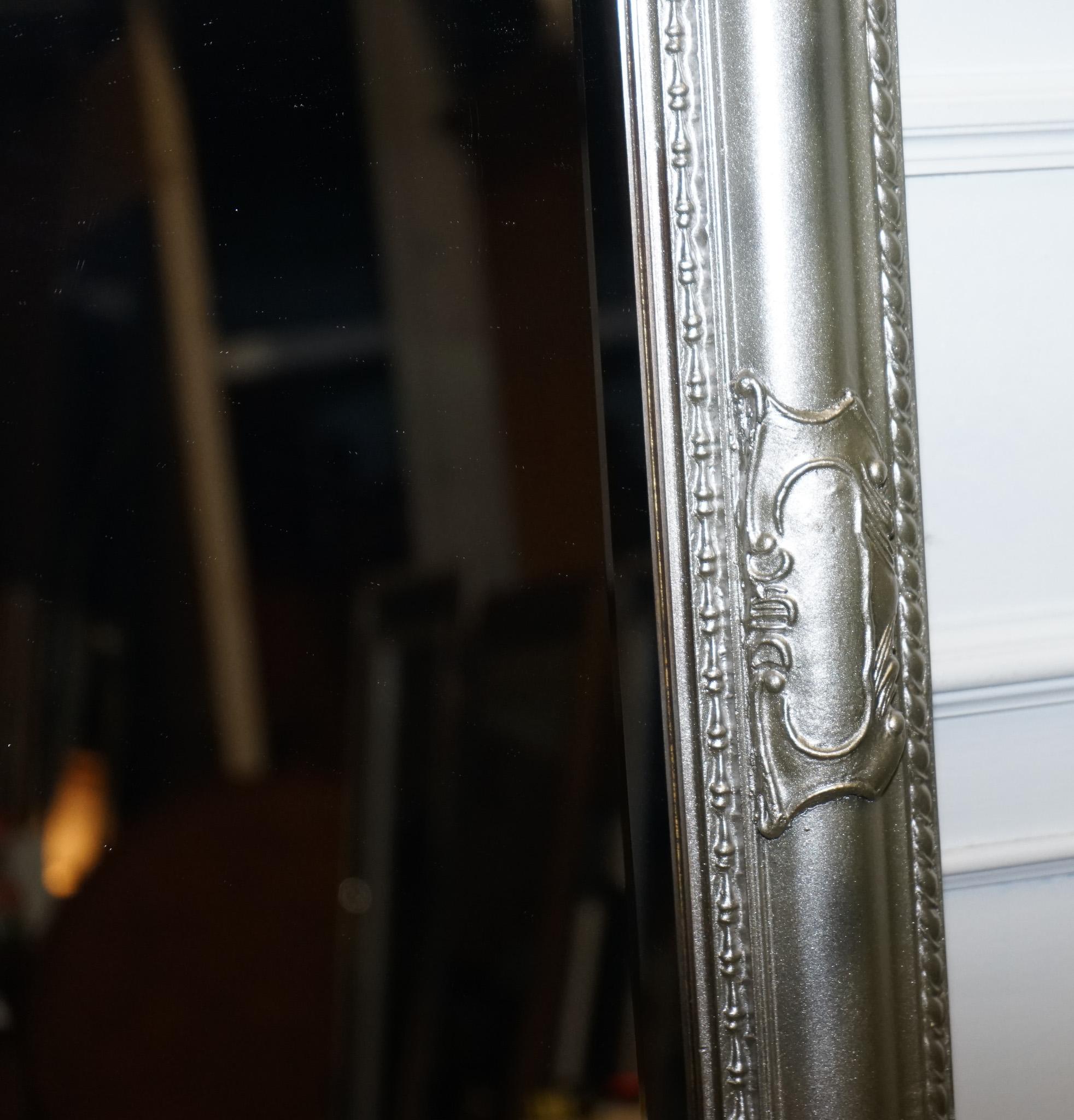 20ième siècle Antique Mirror RECTANGULAIRE EN ARGENT CARVELÉ en vente