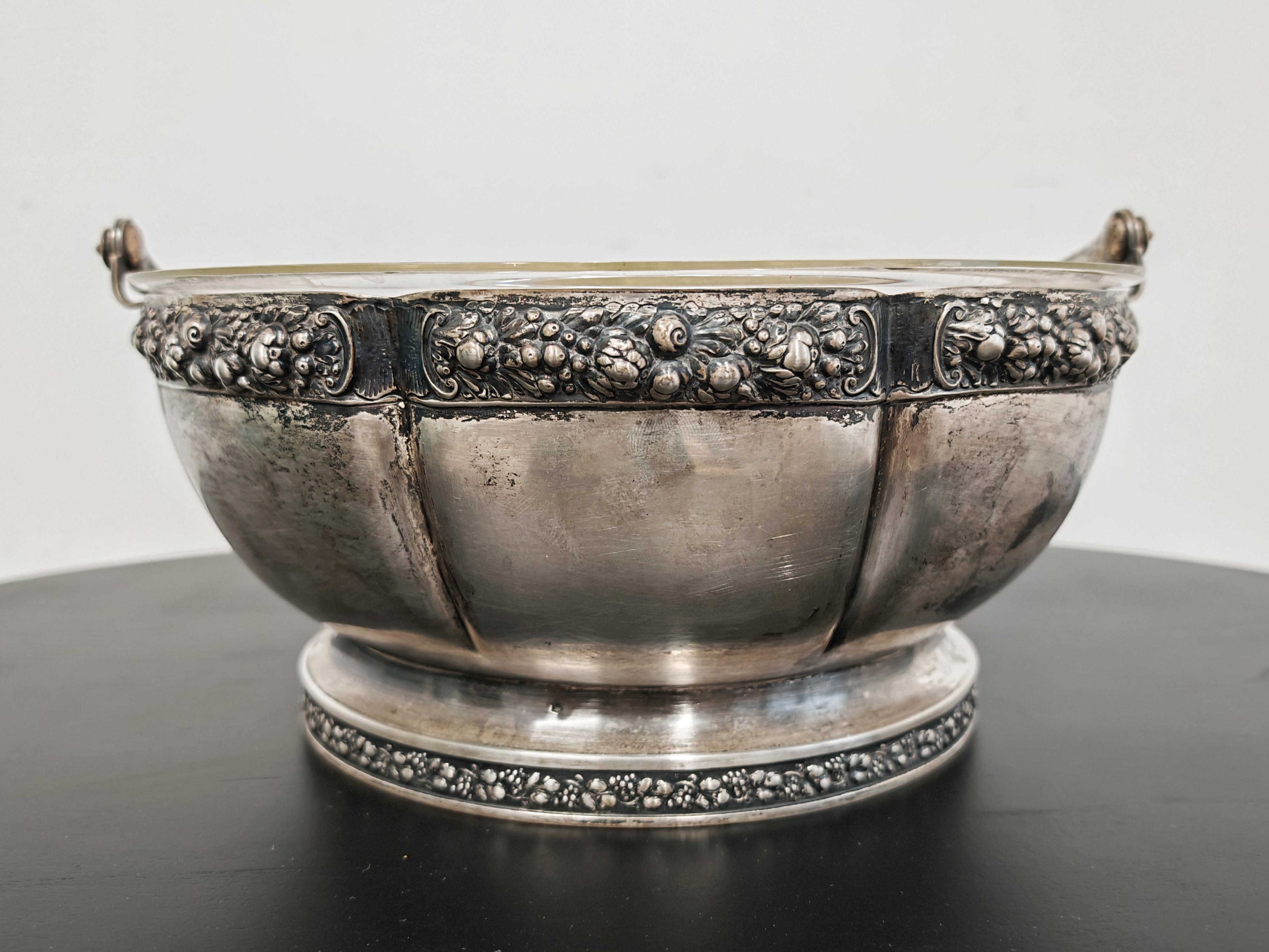 Antico Centeriece d'argento - Cestino con ciotola di cristallo, Germania, 1900 In condizioni buone in vendita a Beograd, RS