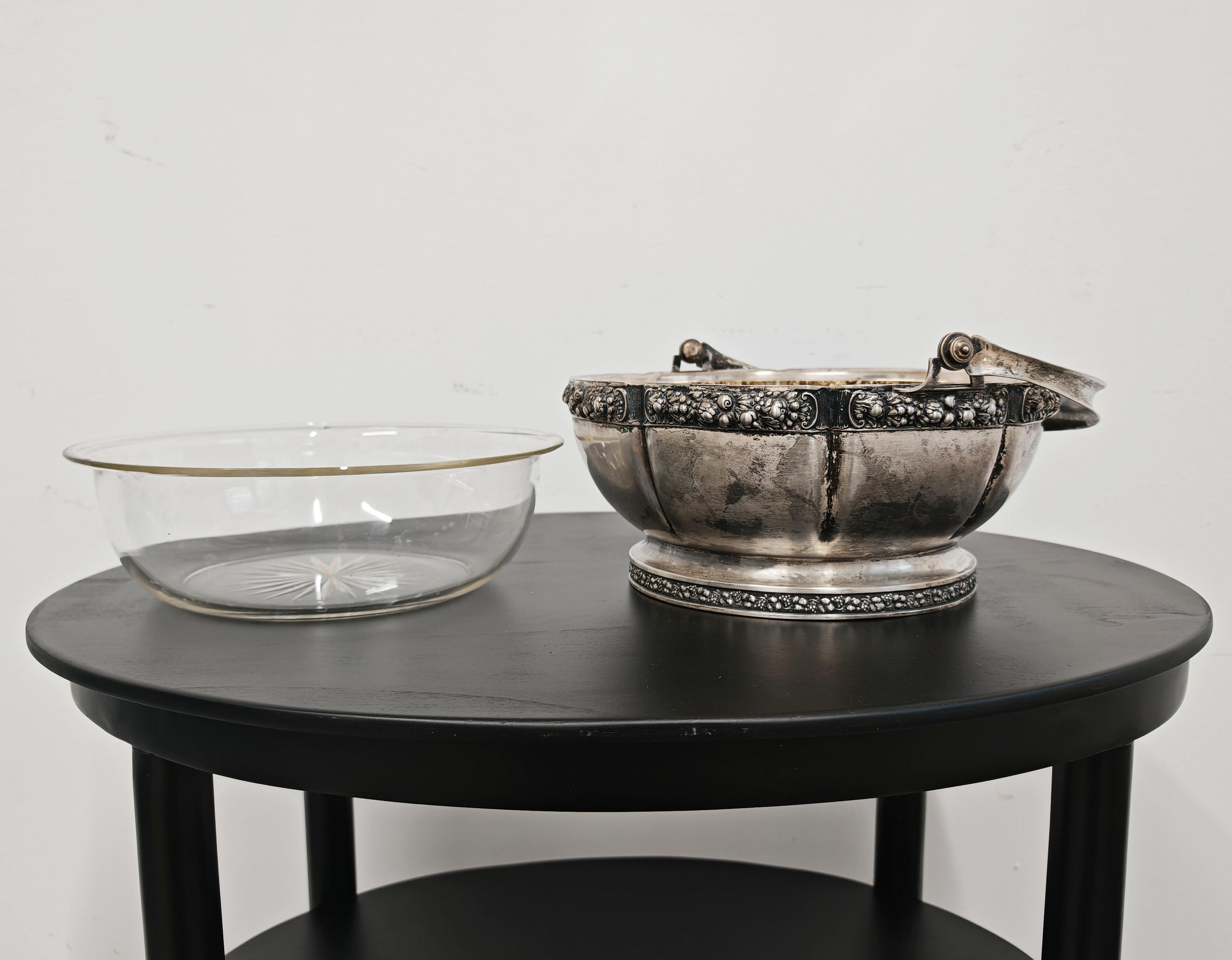 Inizio XX secolo Antico Centeriece d'argento - Cestino con ciotola di cristallo, Germania, 1900 in vendita