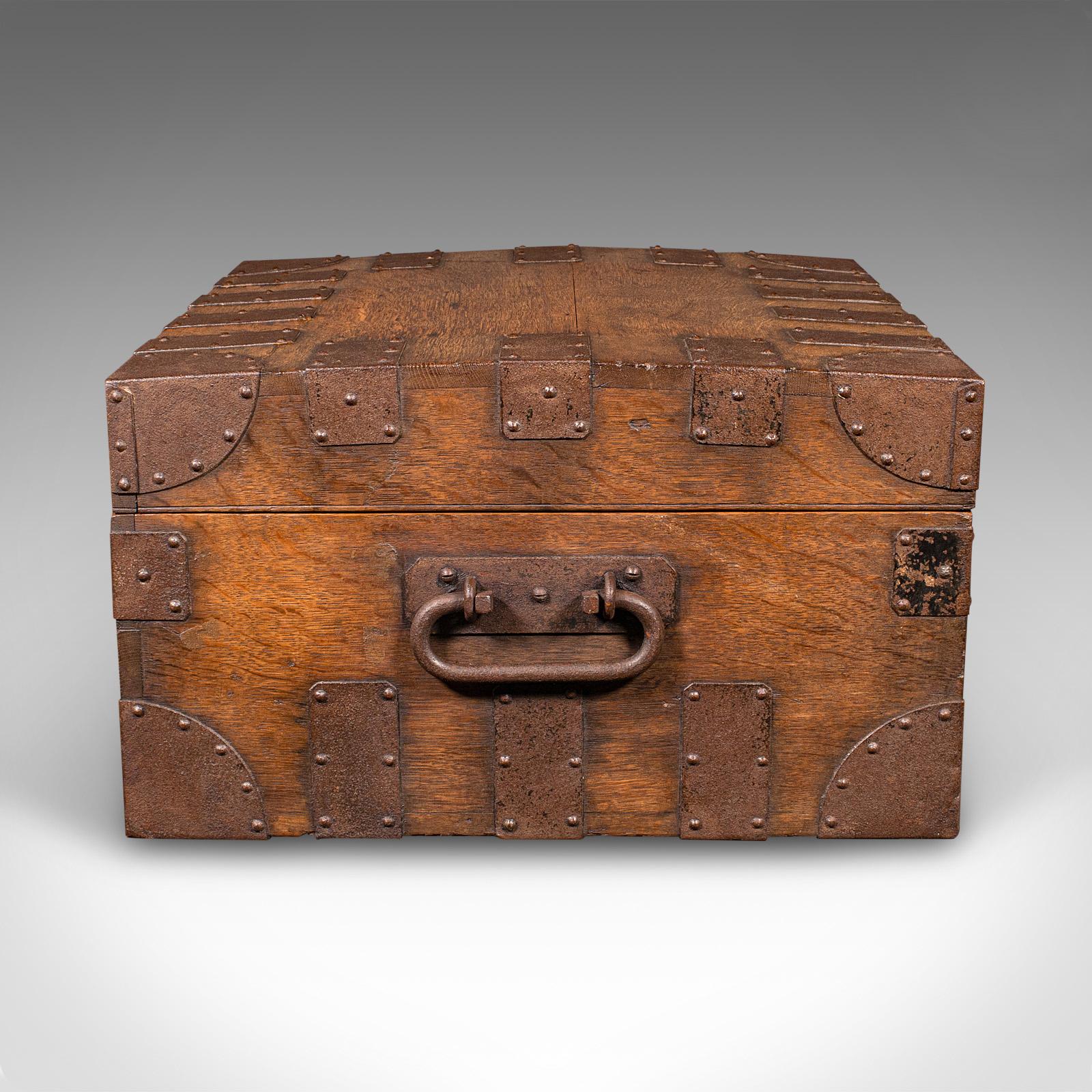 Antico baule d'argento, Oak inglese, legato in acciaio, baule da viaggio, vittoriano, C.C. In condizioni buone in vendita a Hele, Devon, GB