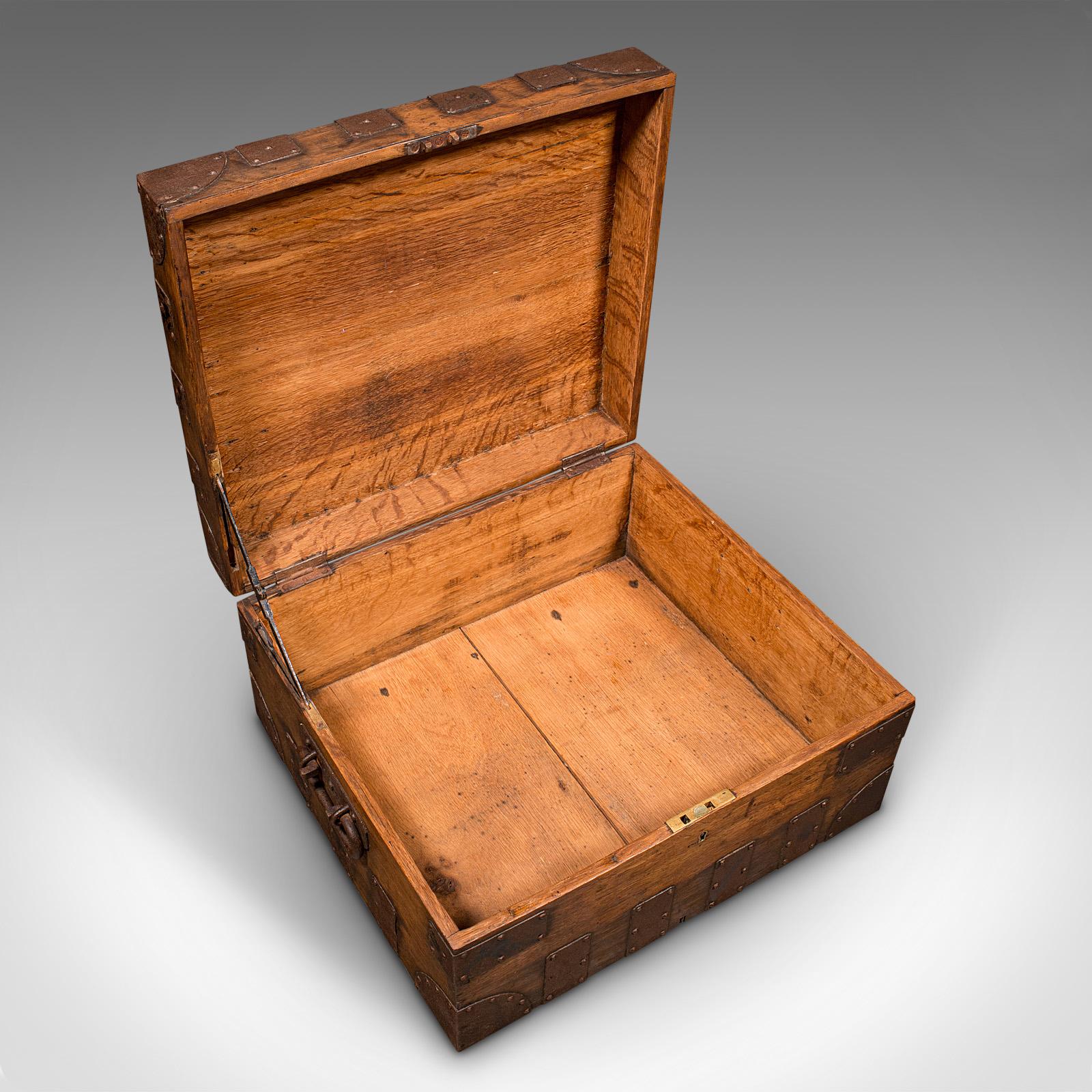 Acciaio Antico baule d'argento, Oak inglese, legato in acciaio, baule da viaggio, vittoriano, C.C. in vendita