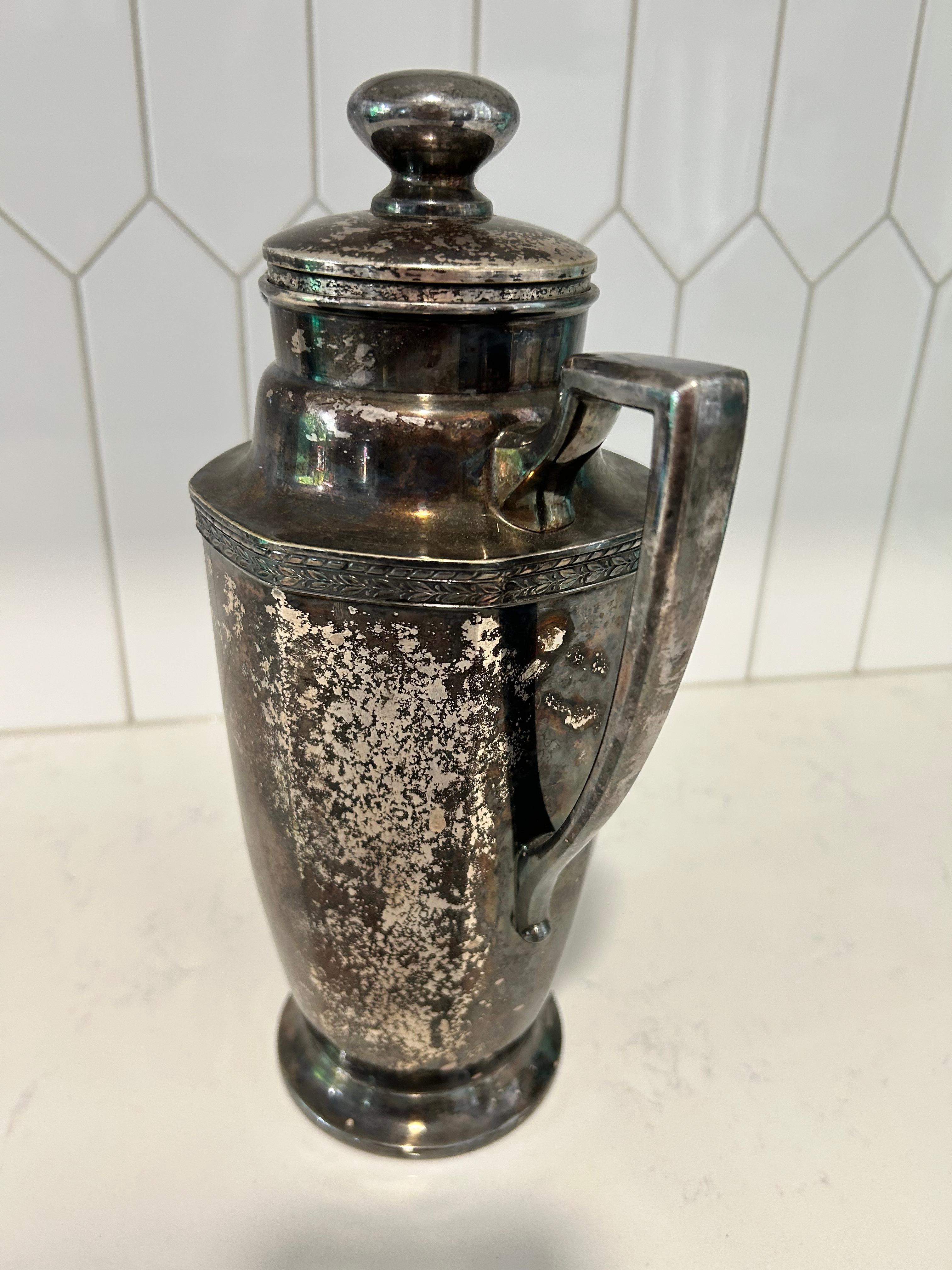 Antiker Cocktail Shaker aus Silber von Homan Plate im Zustand „Gut“ im Angebot in Medina, OH