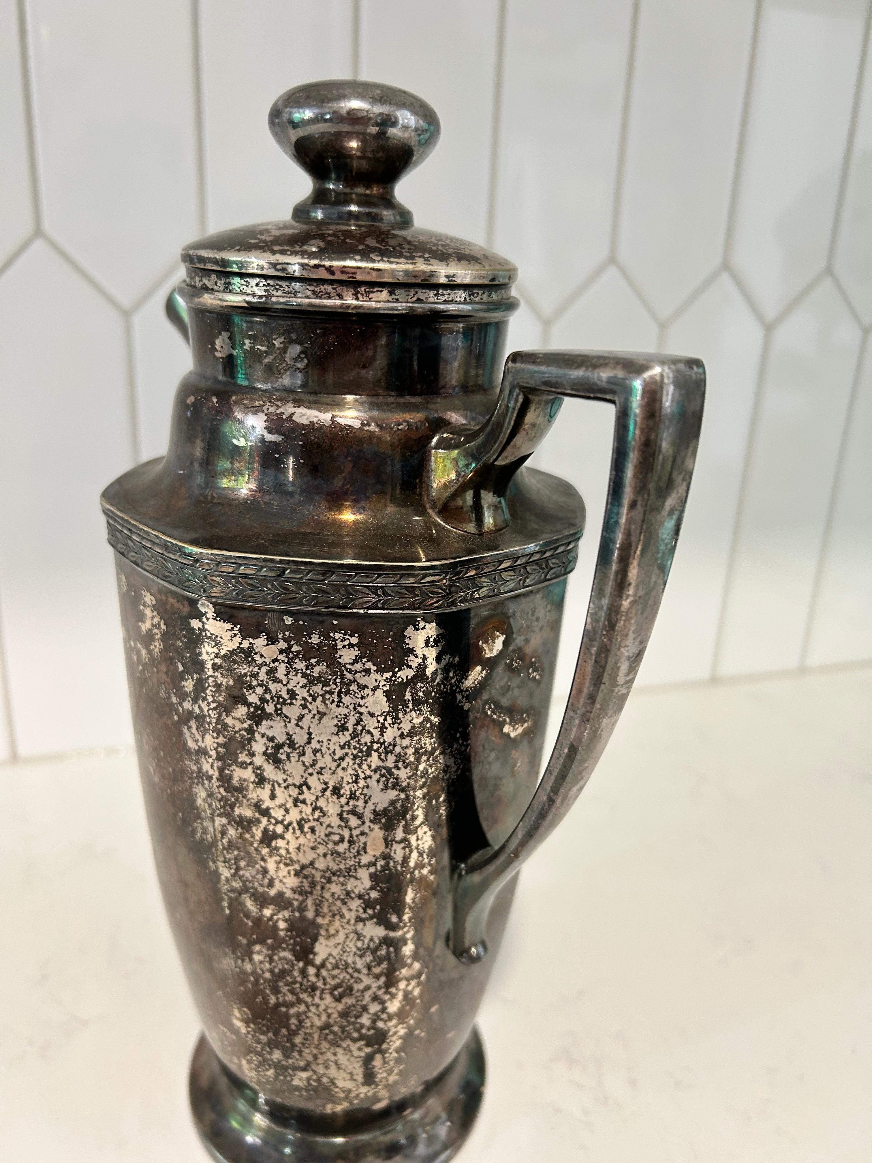 Antiker Cocktail Shaker aus Silber von Homan Plate (20. Jahrhundert) im Angebot