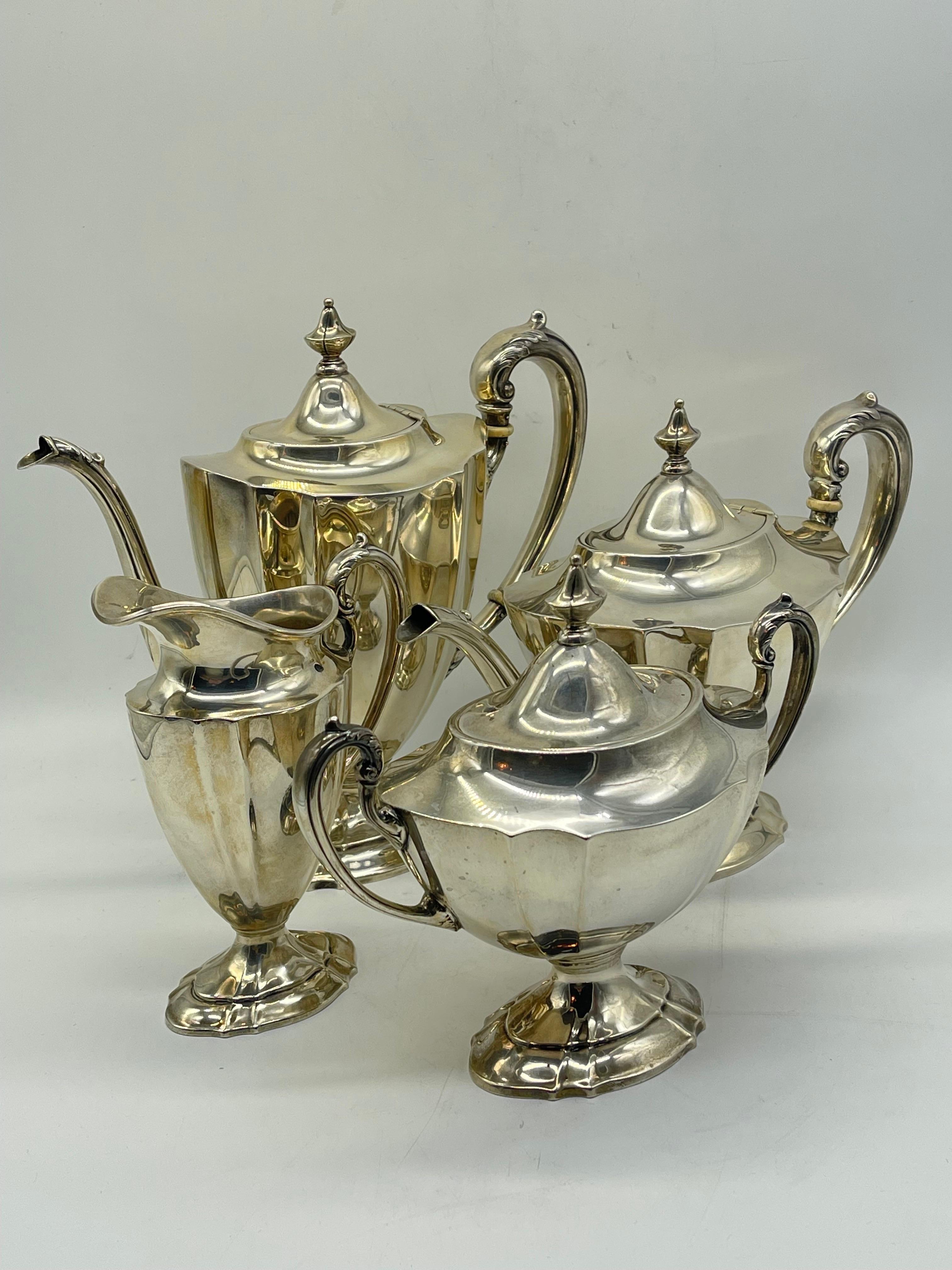Wonderful Antique Silver Coffee & Tea Centerpiece - Classicism / Empire 

International Sterling Silver - probably from England

Coffee Pot 
height 24 cm, depth 10 cm, width 26 cm

Tea Pot 
height 20 cm, depth 13 cm,  width 29 cm

Sugar Box 
height