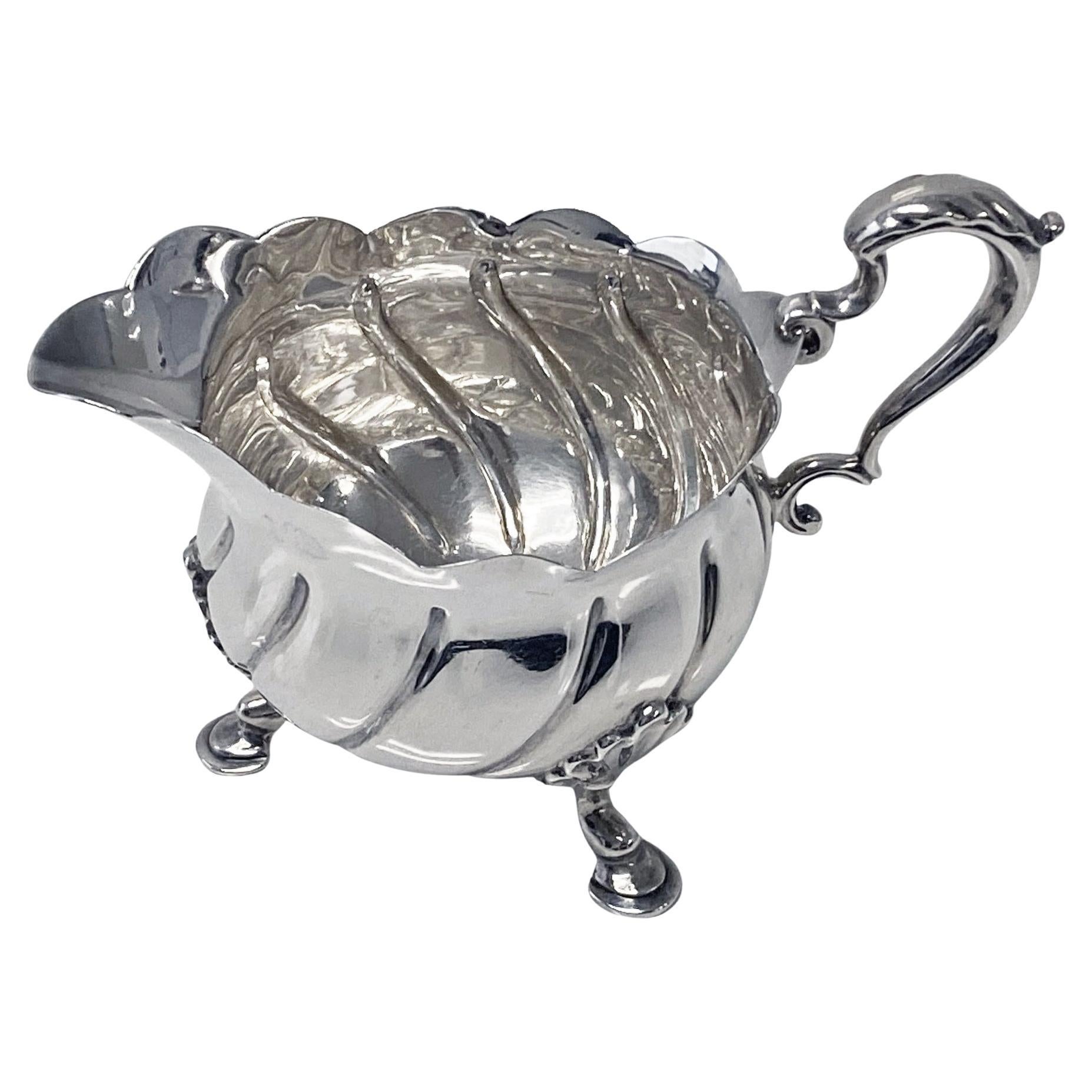 Antiker cremefarbener Silberkrug London 1899 Barnard Silberschmiedeeisen im Angebot
