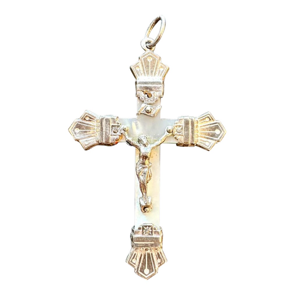 Crucifijo antiguo de plata y nácar