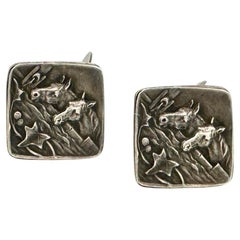 Boutons de manchette en argent ancien Deux chevaux dans une écurie Feuille de lierre