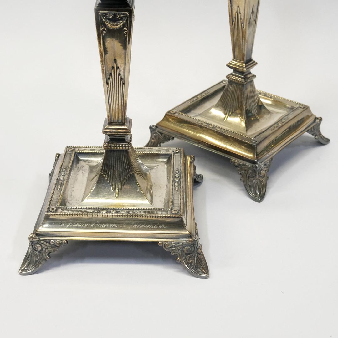 Taza de plata antigua y un par de candelabros Taza decorativa rococó europea en Excelente estado para la venta en Wembley, GB