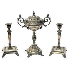 Coppa d'argento antica e coppia di candelieri Coppa decorativa rococò europea