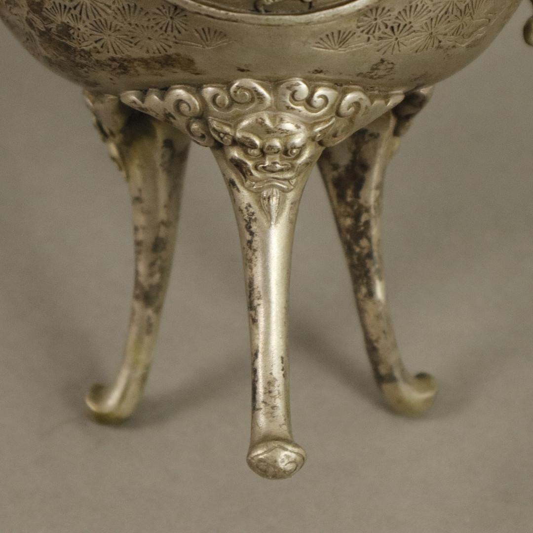 Taza de plata antigua TAPA KORO JAPONESA - Taza grabada con esmalteSiglo XX Japonés en venta