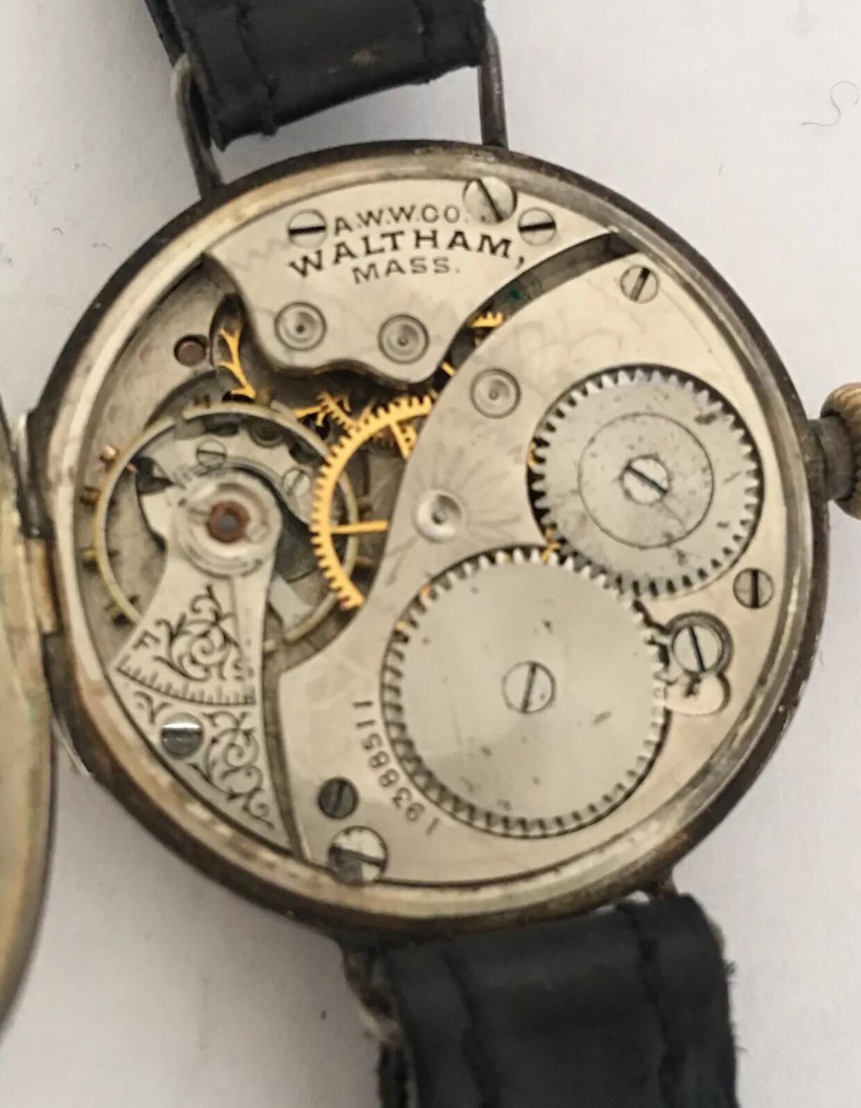 This stunning transition watch is in good working condition. But I cannot guarantee time accuracy.
