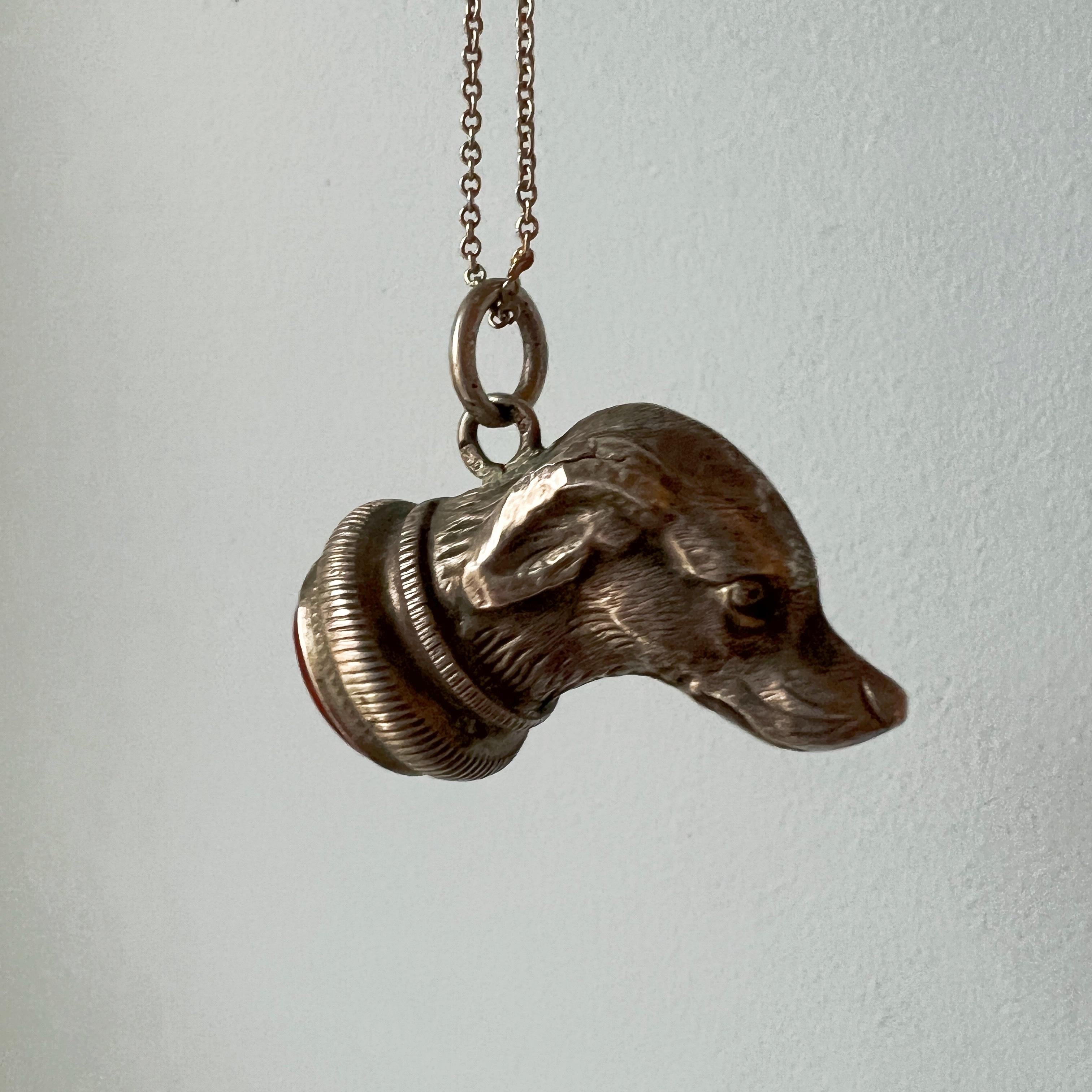 Antique silver dog carnelian seal fob pendant In Good Condition In Versailles, FR