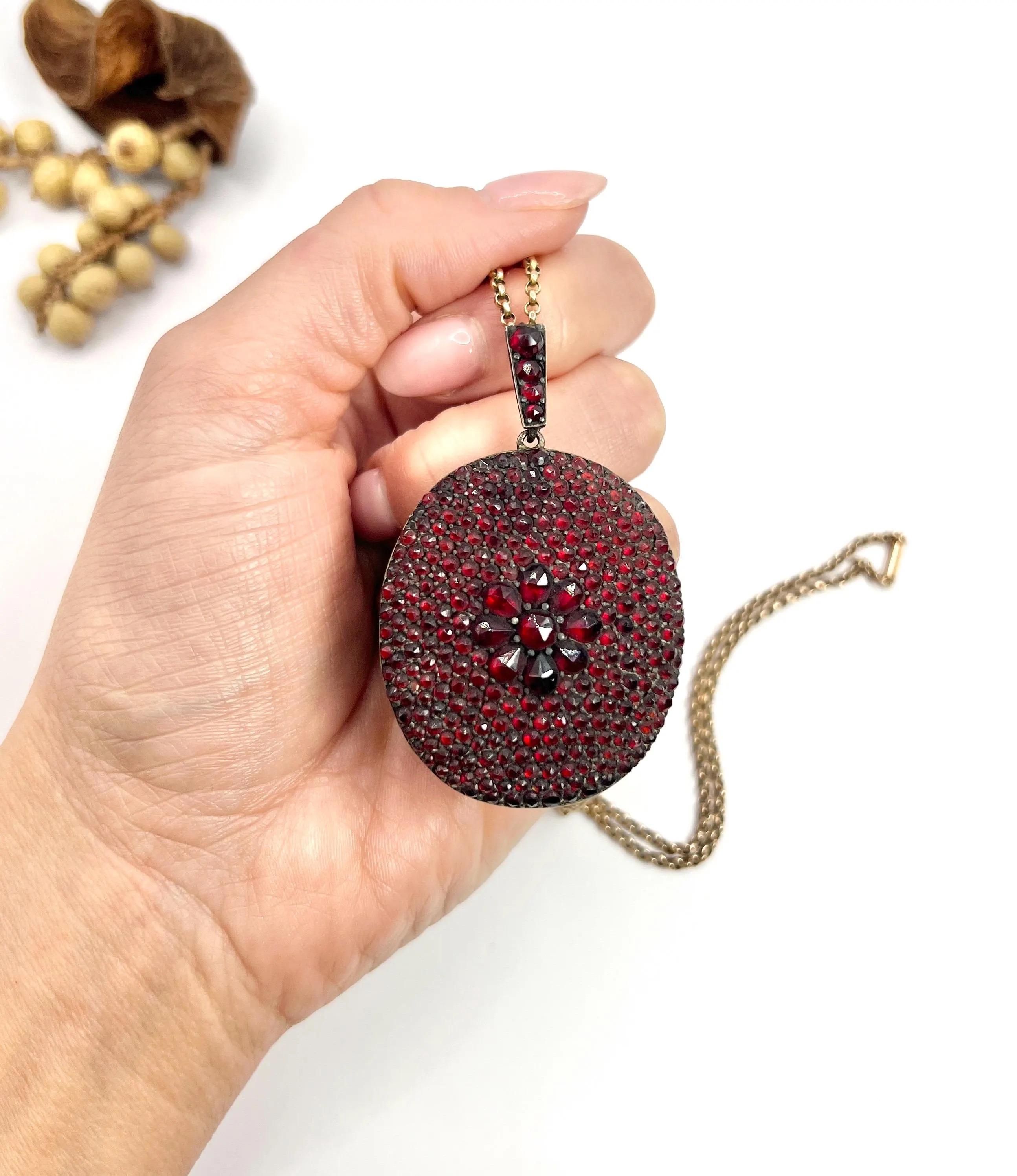 Women's or Men's Antique Silver Early Victorian Garnet Large Aesthetic Glass Backed Locket For Sale