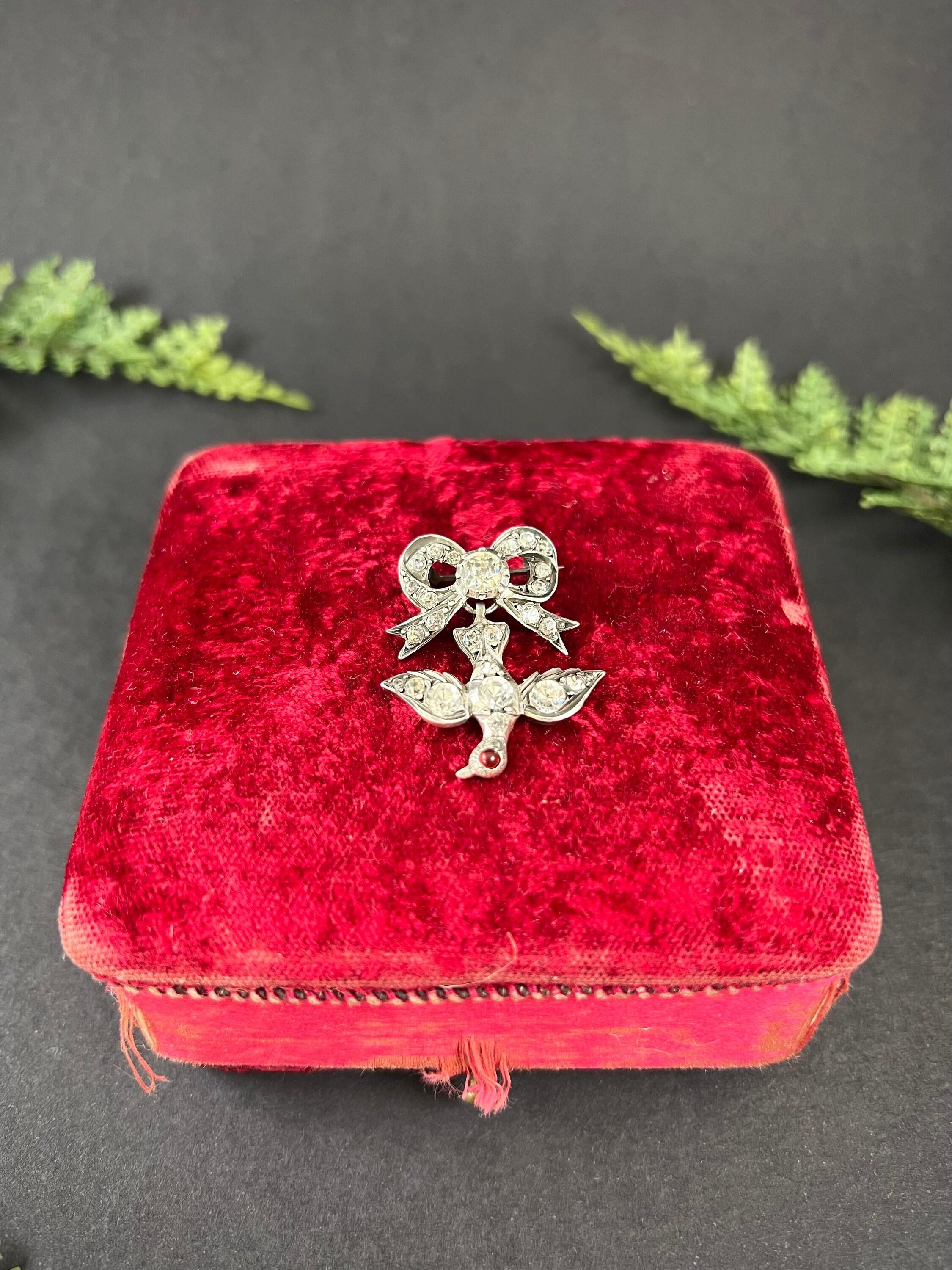 Antique Silver Early Victorian Paste Swallow Bird Brooch With a Garnet Eye 7