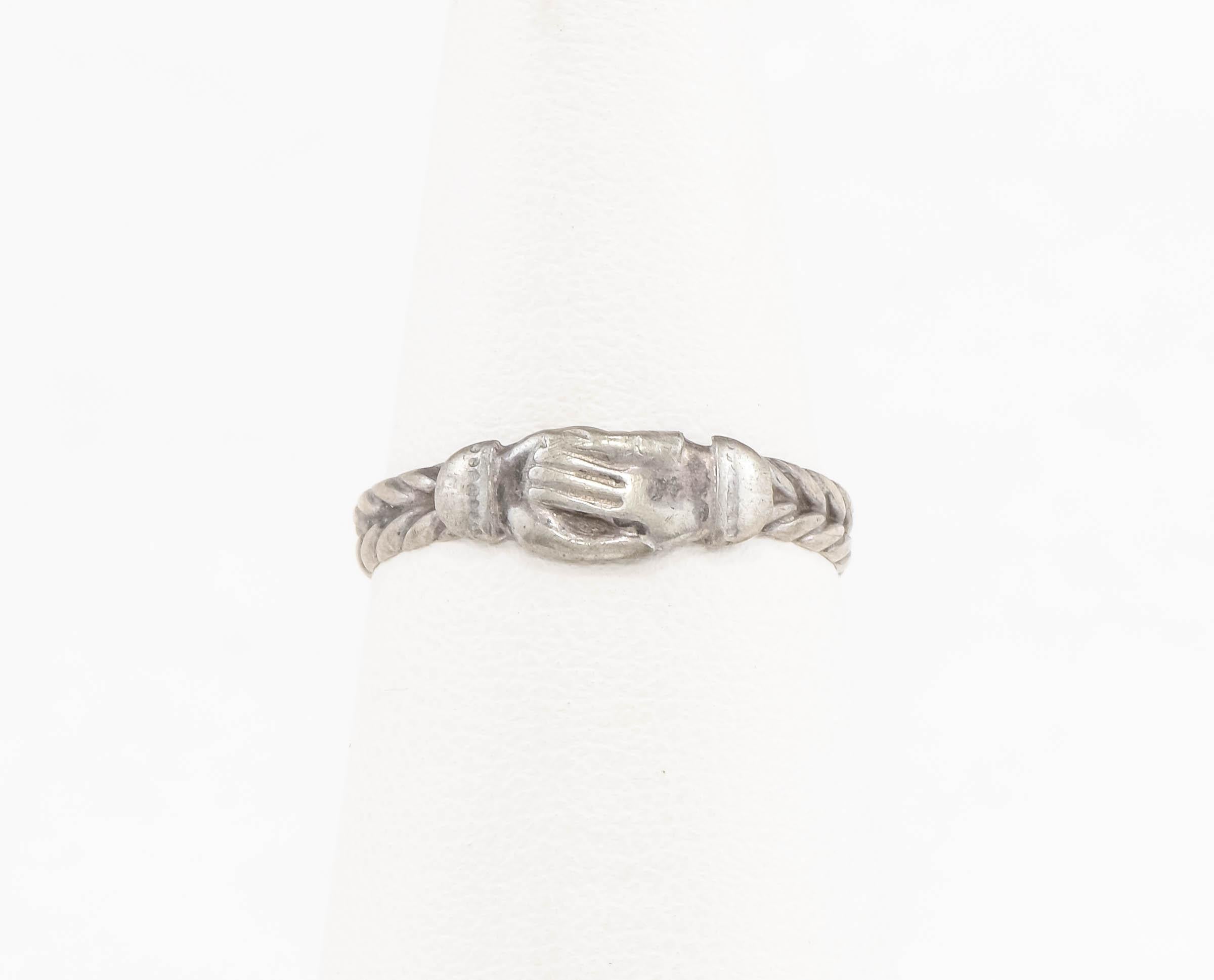 Bague à plumes d'argent ancienne de Bretagne avec 