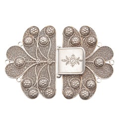 Boucle de ceinture florale ancienne en filigrane argenté et cannetille