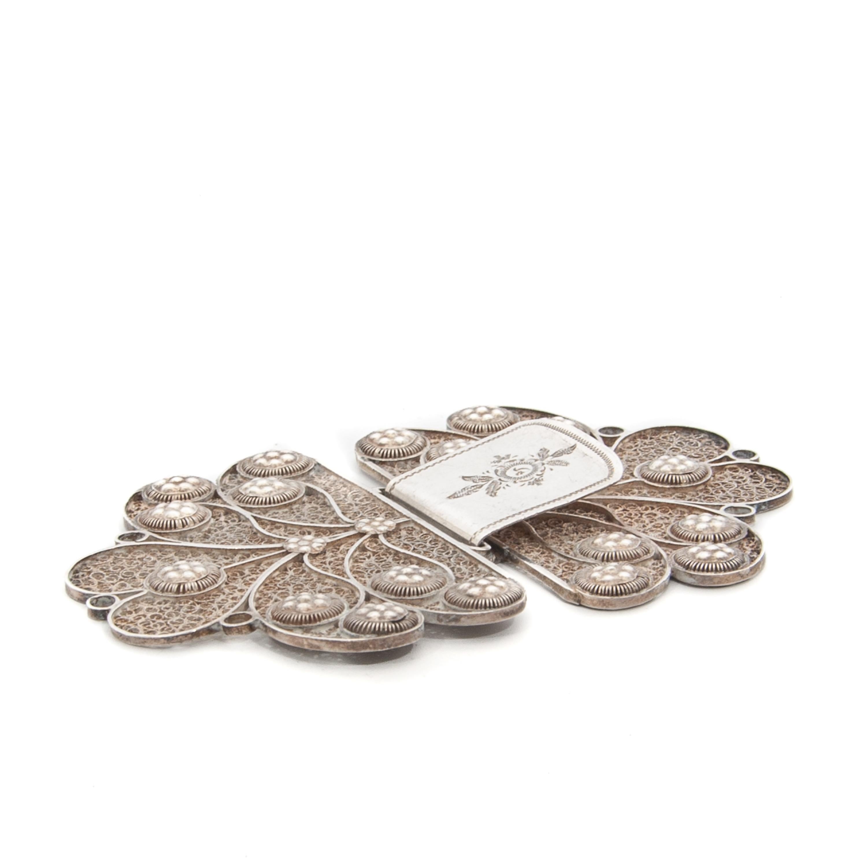 Boucle de ceinture ancienne en argent filigrane et cannetille avec boucle de feuillage Unisexe en vente