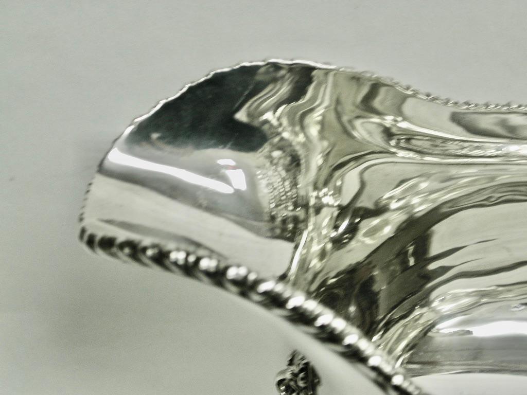 English Antique Silver Gadroon Edge Sauce Boat  Dated 1916 Goldsmiths & Silversmiths Co For Sale