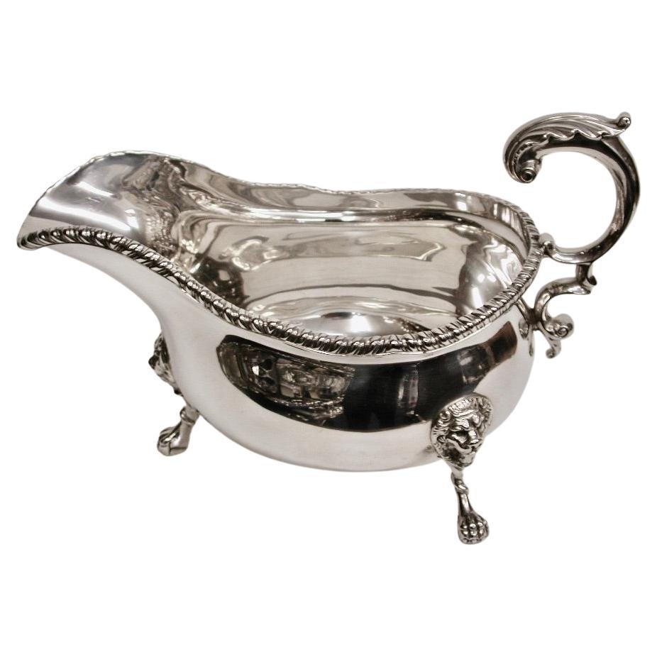 Antique Silver Gadroon Edge Sauce Boat  Dated 1916 Goldsmiths & Silversmiths Co For Sale