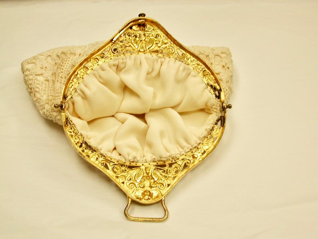 Antique Silver Gilt and Cream Lace Evening Handbag, Dated 1913, Chester In Good Condition For Sale In London, GB