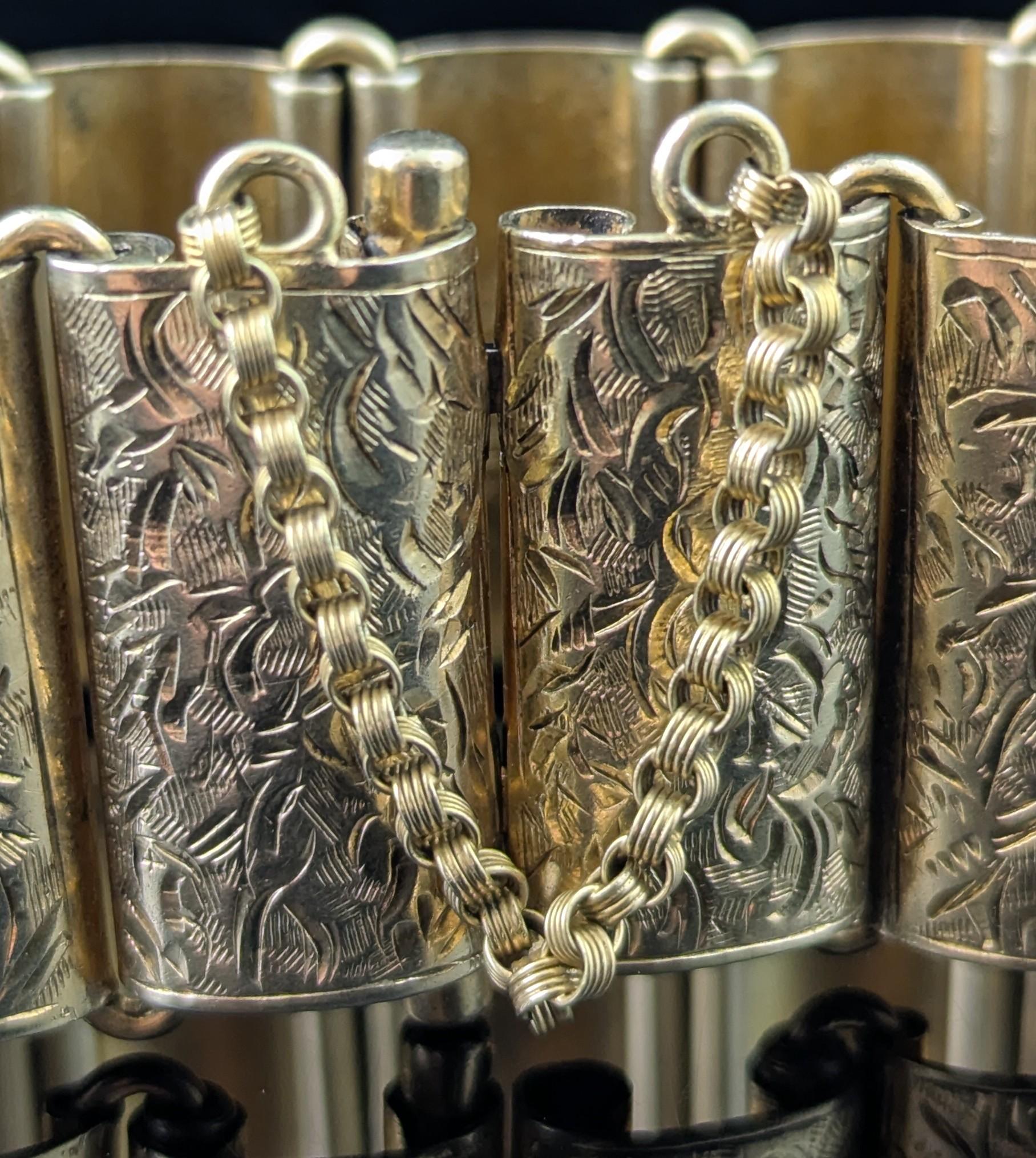 Donna Antico bracciale a maglie con pannello in argento dorato, vittoriano in vendita