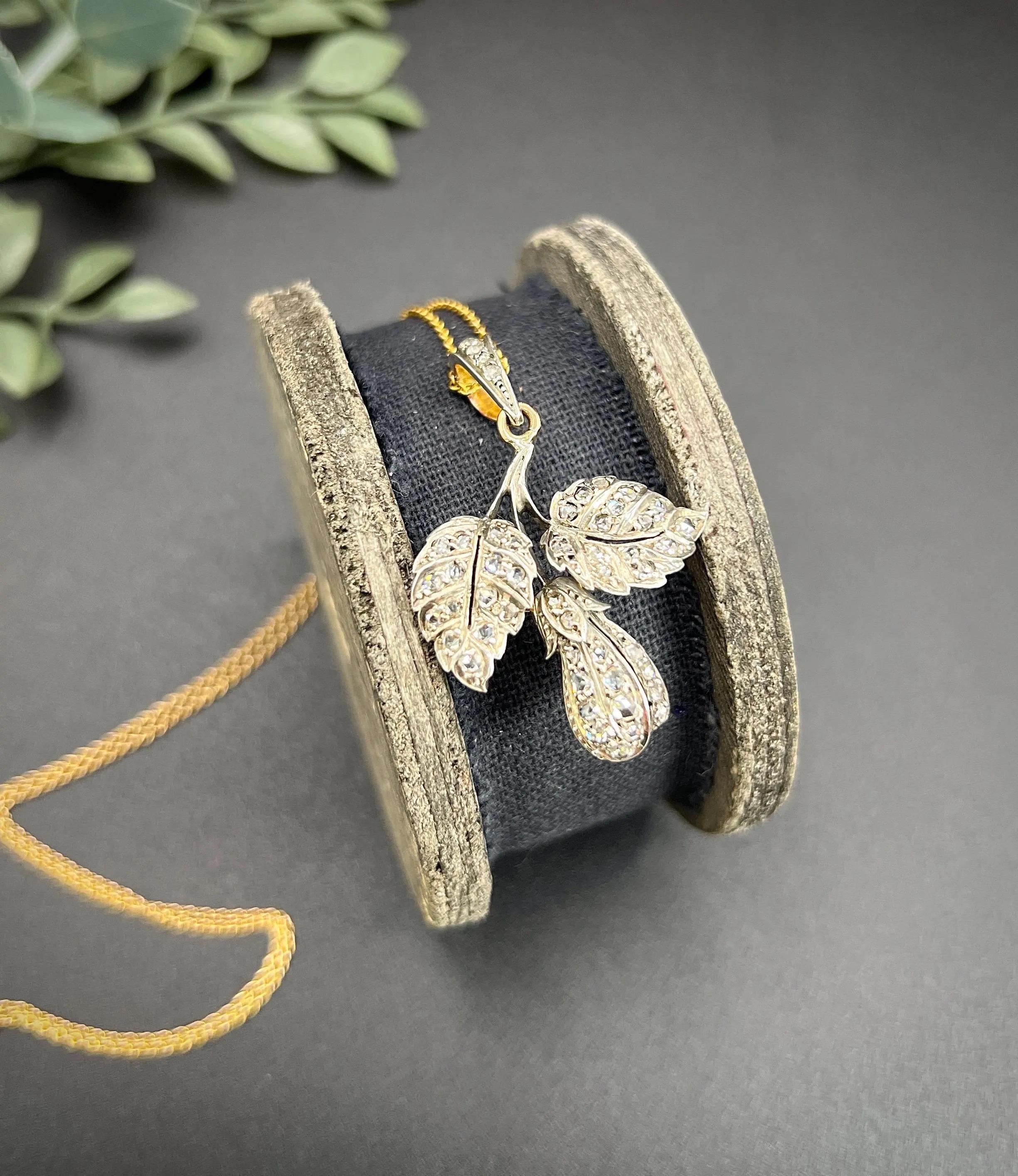 Antique Silver & Gold, Early Victorian Diamond Set Leaf Pendant In Good Condition For Sale In Brighton, GB