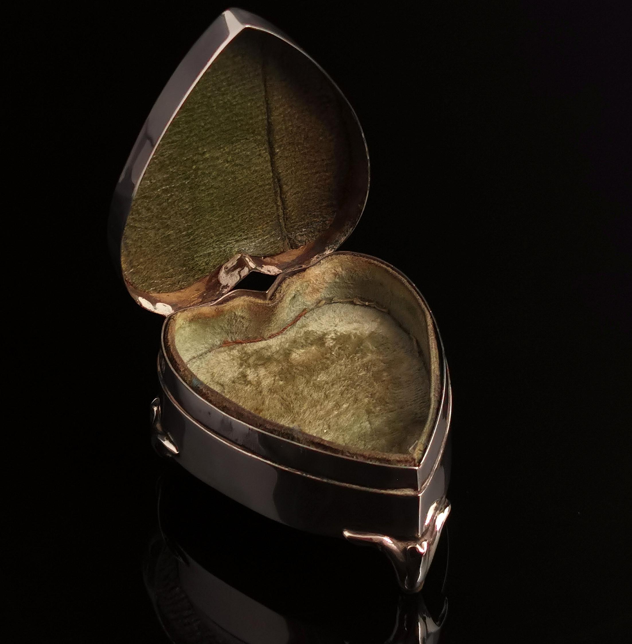 Antique Silver Heart Shaped Jewellery Box, Art Nouveau  8