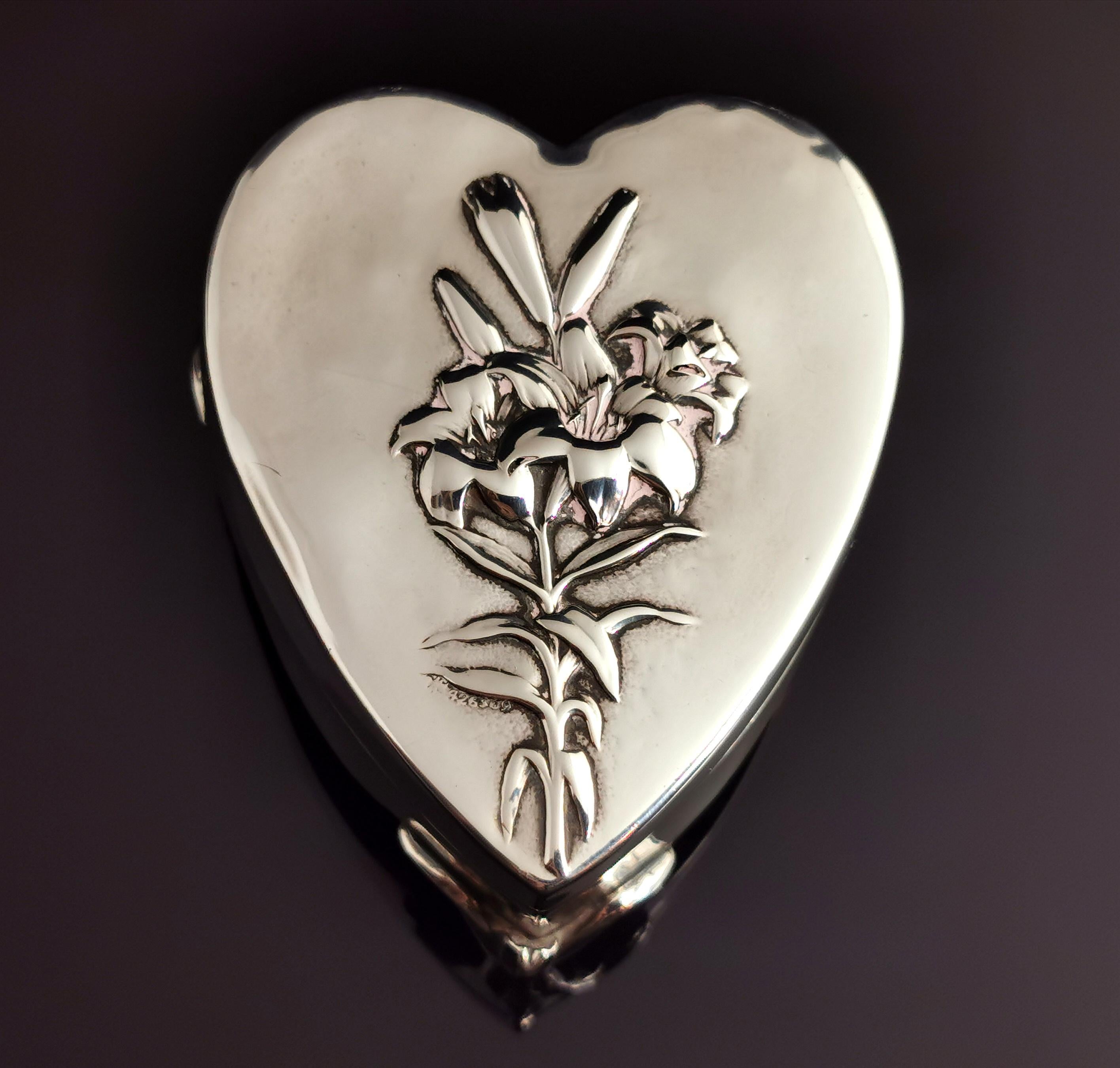 Antique Silver Heart Shaped Jewellery Box, Art Nouveau  11