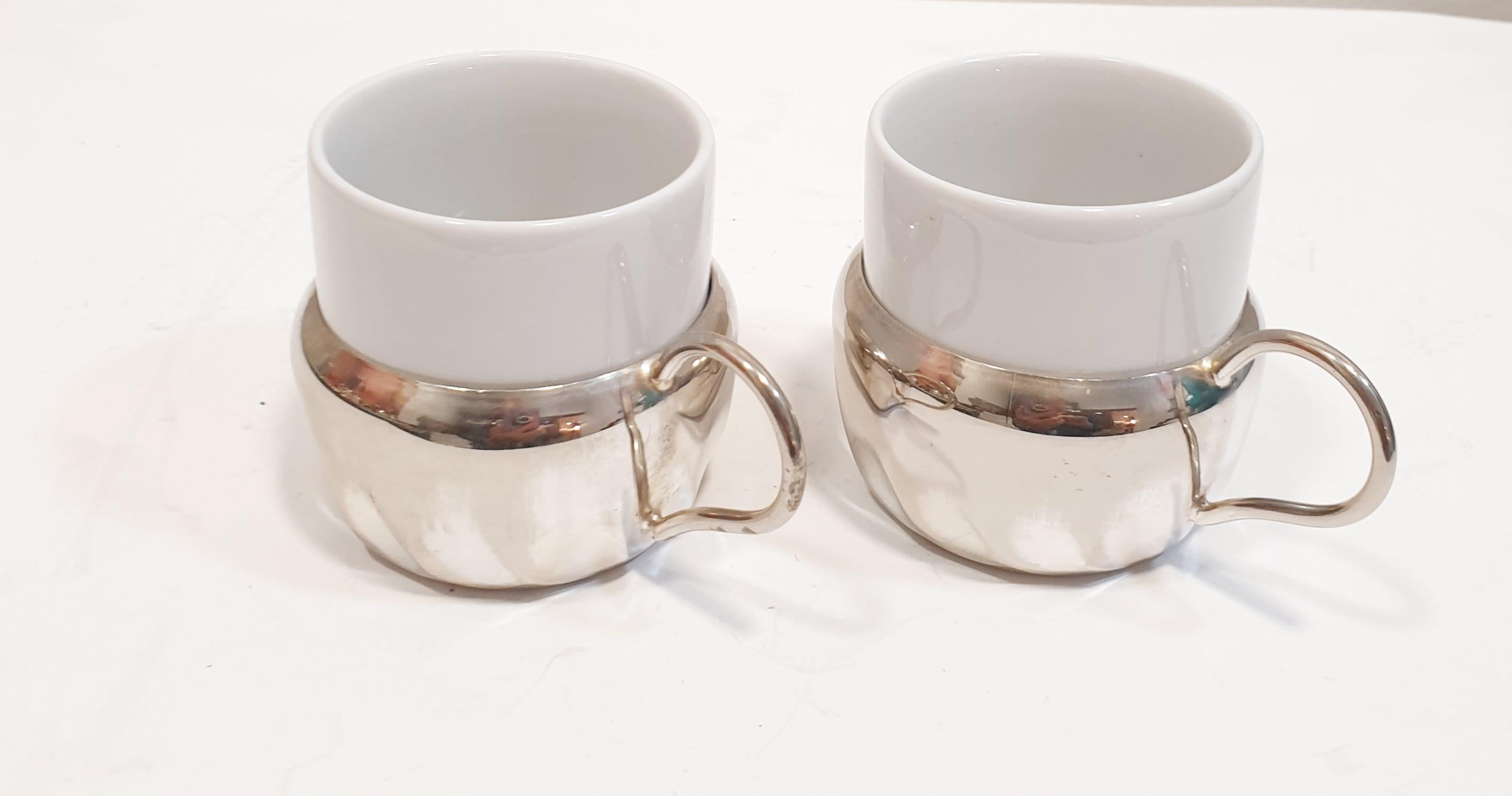 Antique silver holders with built-in vessels from the 19th century
Ideal for some poached eggs for breakfast

PRADERA is a second generation of a family run business jewelers of reference in Spain, with a rich track record being official