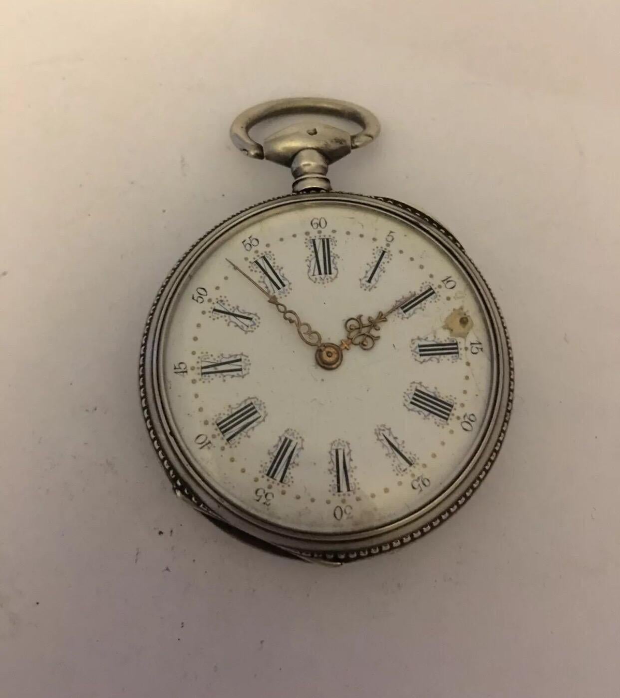 
Antique Silver Key-wind Pocket Watch.

This watch is working and ticking well. Visible chipped on the enamel dial. it comes with a key.