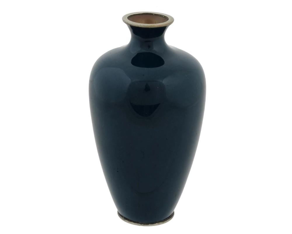 Cloisonné Antico vaso d'argento Meiji giapponese con gru in smalto cloisonne firmato Hayashi Kodenji in vendita