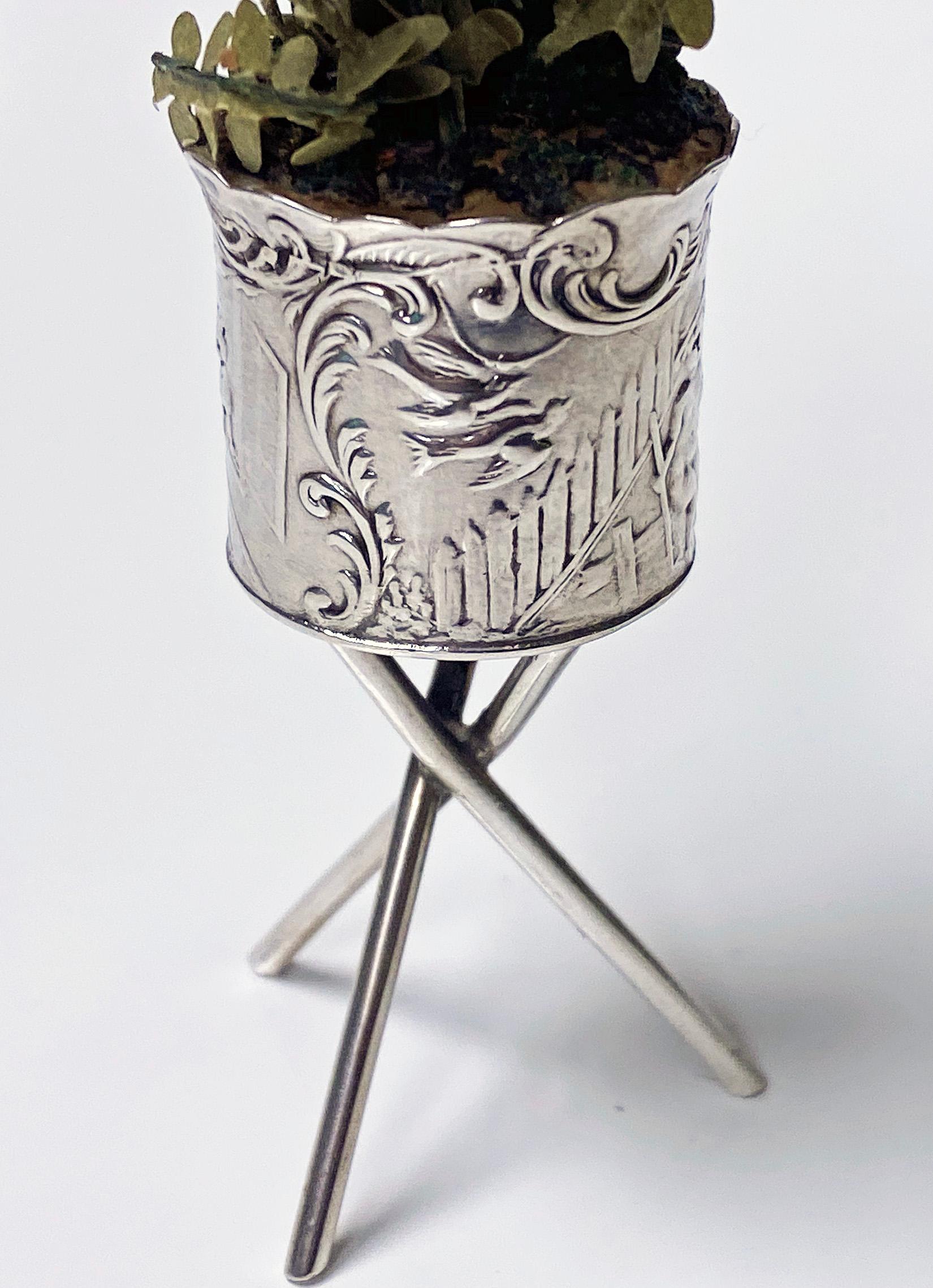 Antique Silver Miniature Planter and Stand, Germany, circa 1900 In Good Condition In Toronto, Ontario