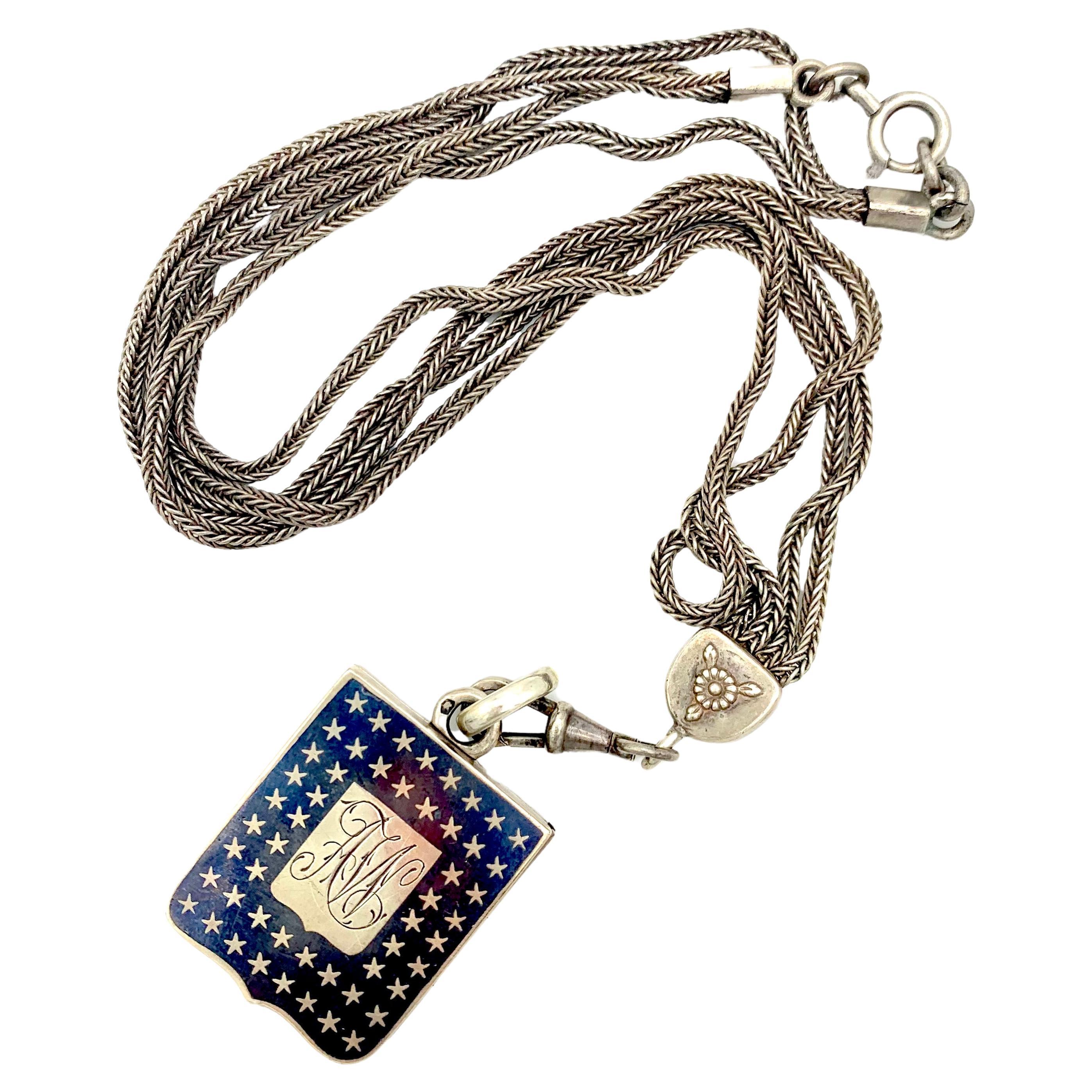 Collier pendentif Niello en argent ancien avec étoiles initiales A W en vente