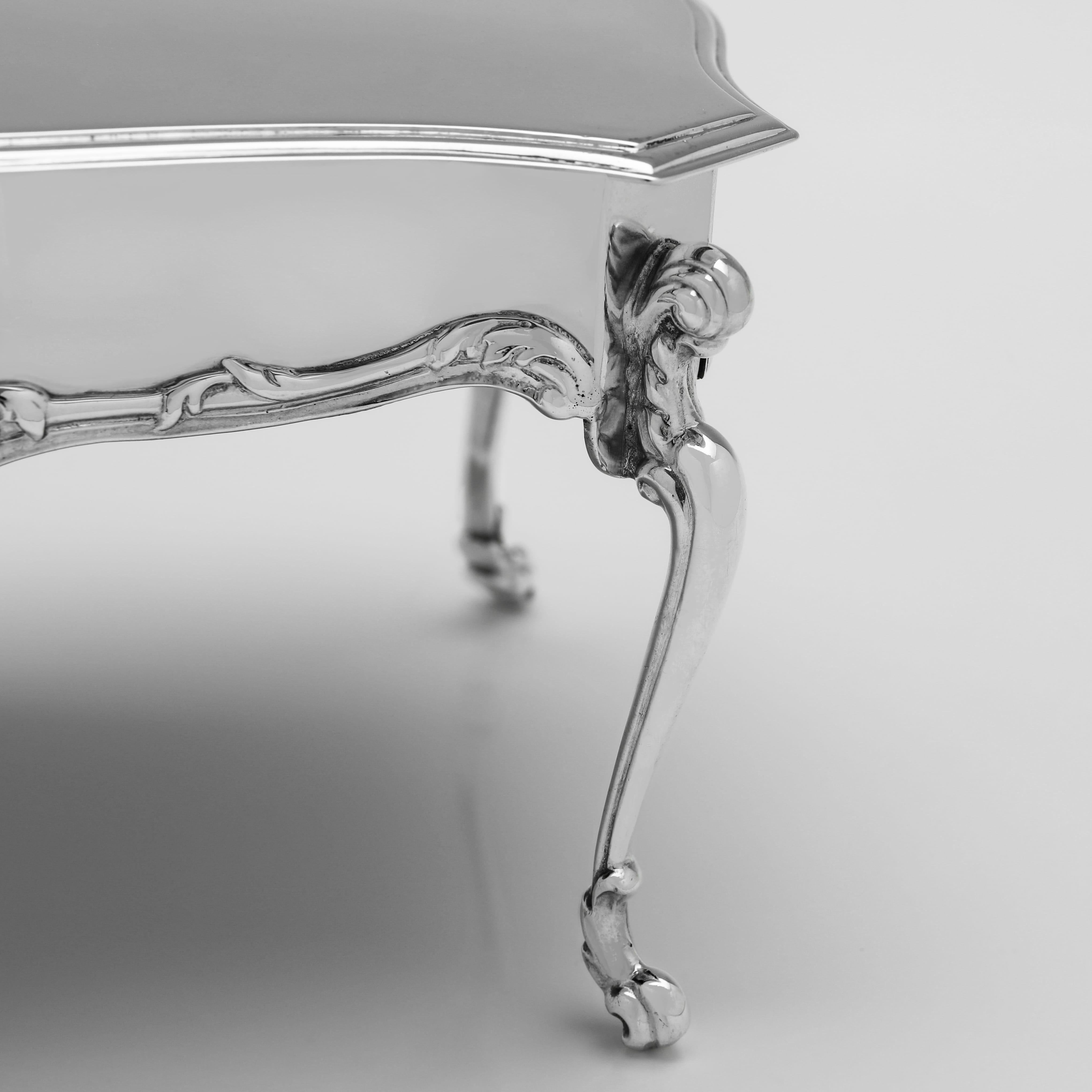 Antique silver novelty jewellery box modelled as a Queen Anne cabriole leg table In Good Condition In London, London