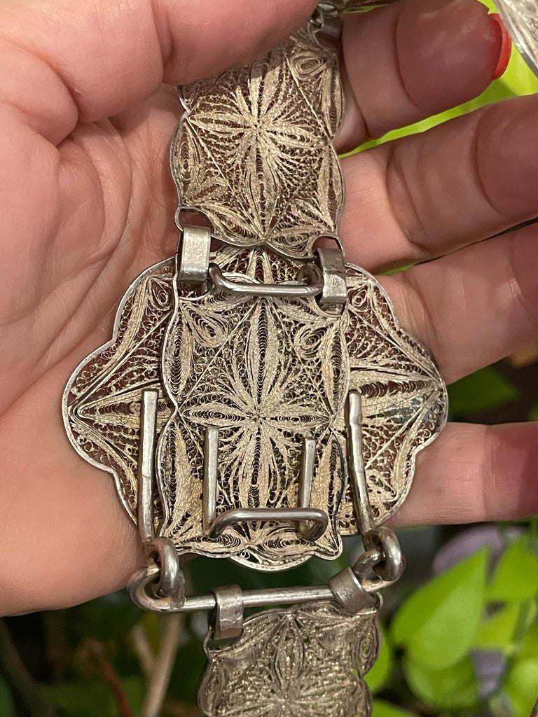 Vintage Solid Metal Silver-Tone Belt w/ Hinged Ornate Filigree Detailed Panels Vintage to Antique Ornate Filigree Style Silver Tone Belt  main image 3