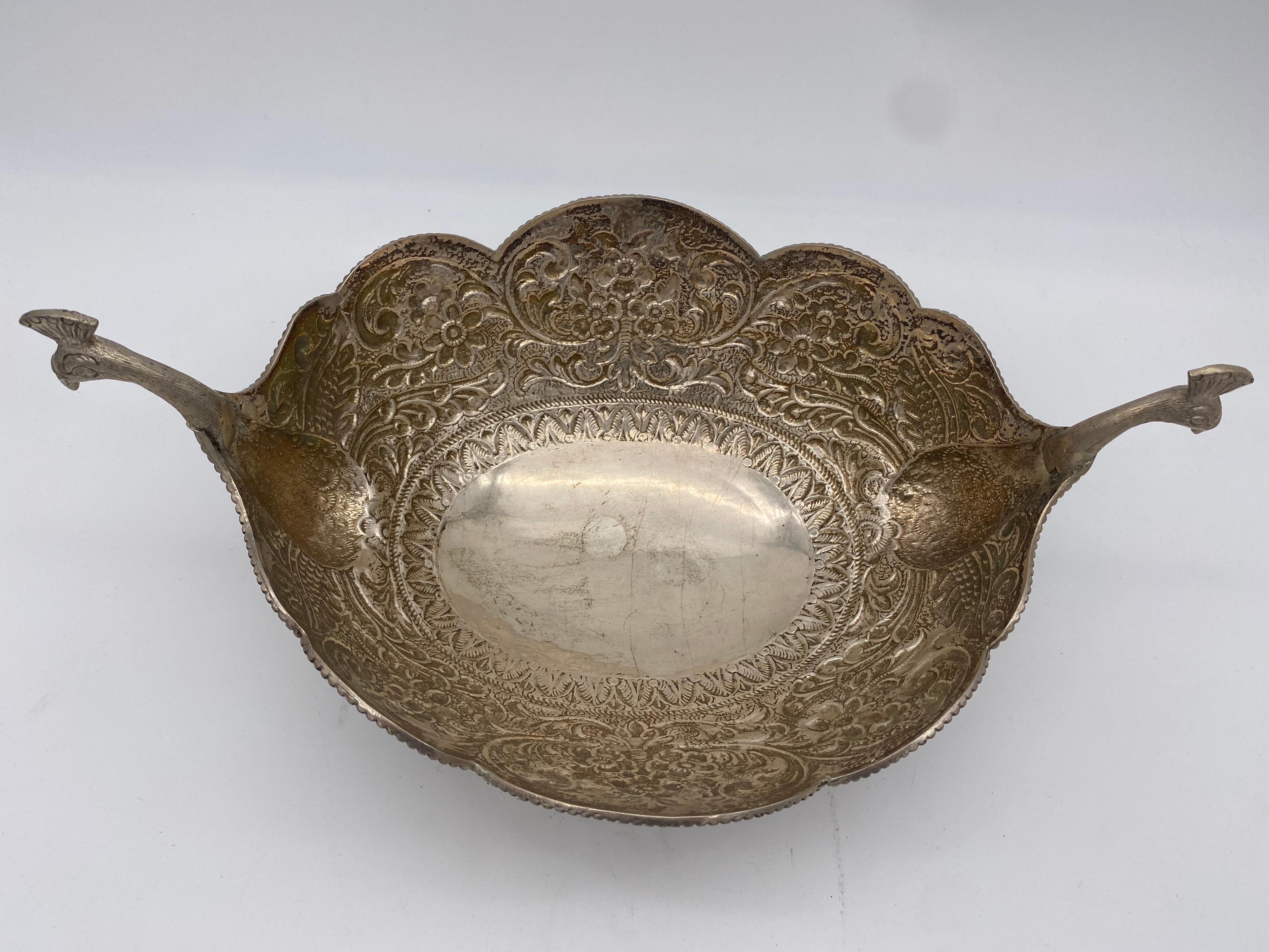 silver oval bowl