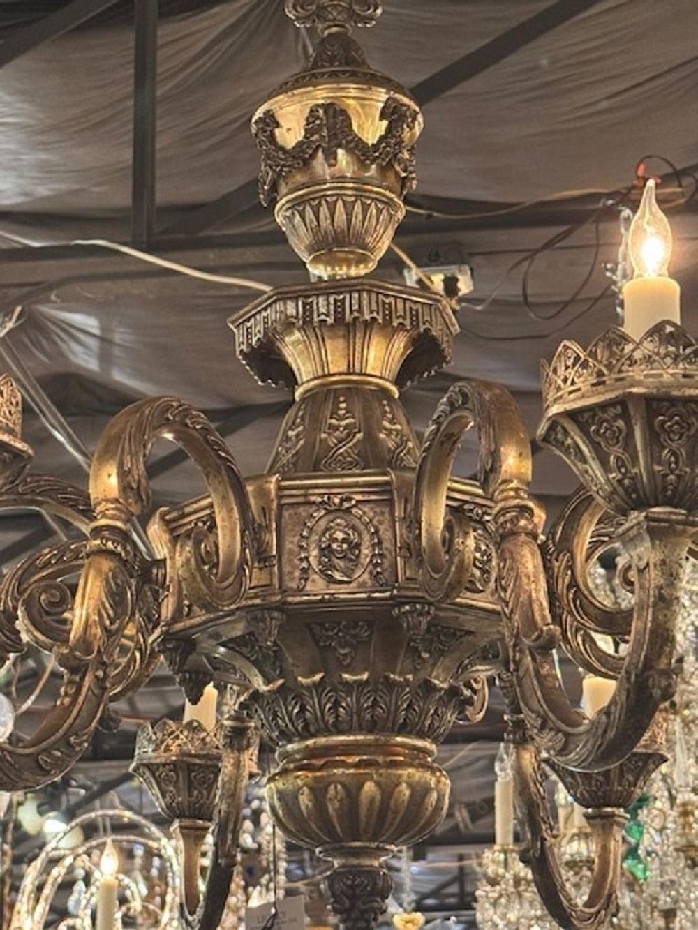 Americano Lampadario in bronzo e argento antico di Caldwell in vendita