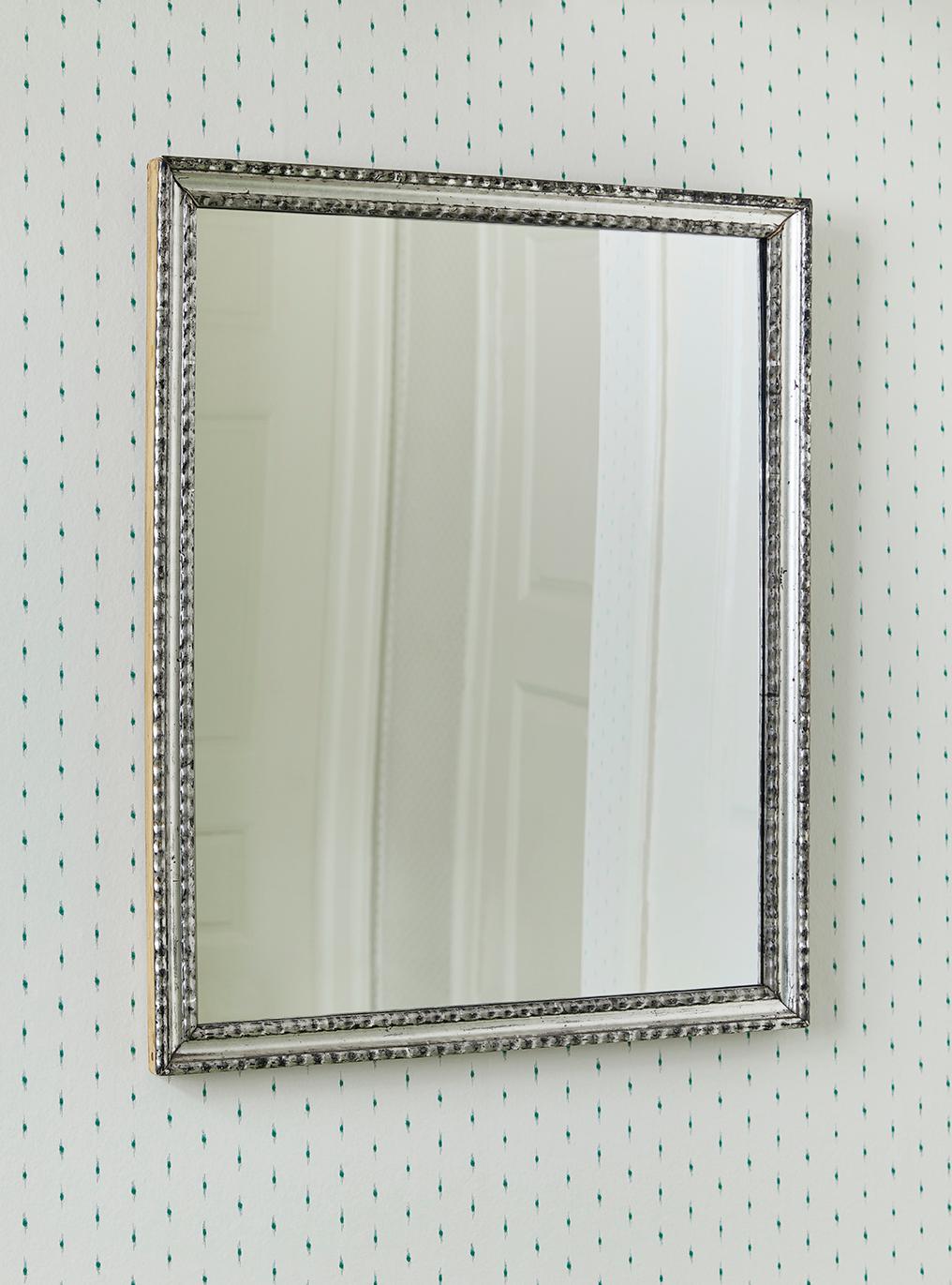 France, Late 19th Century

Mirror in antique frame. 

H 65 x W 53 x D 3 cm