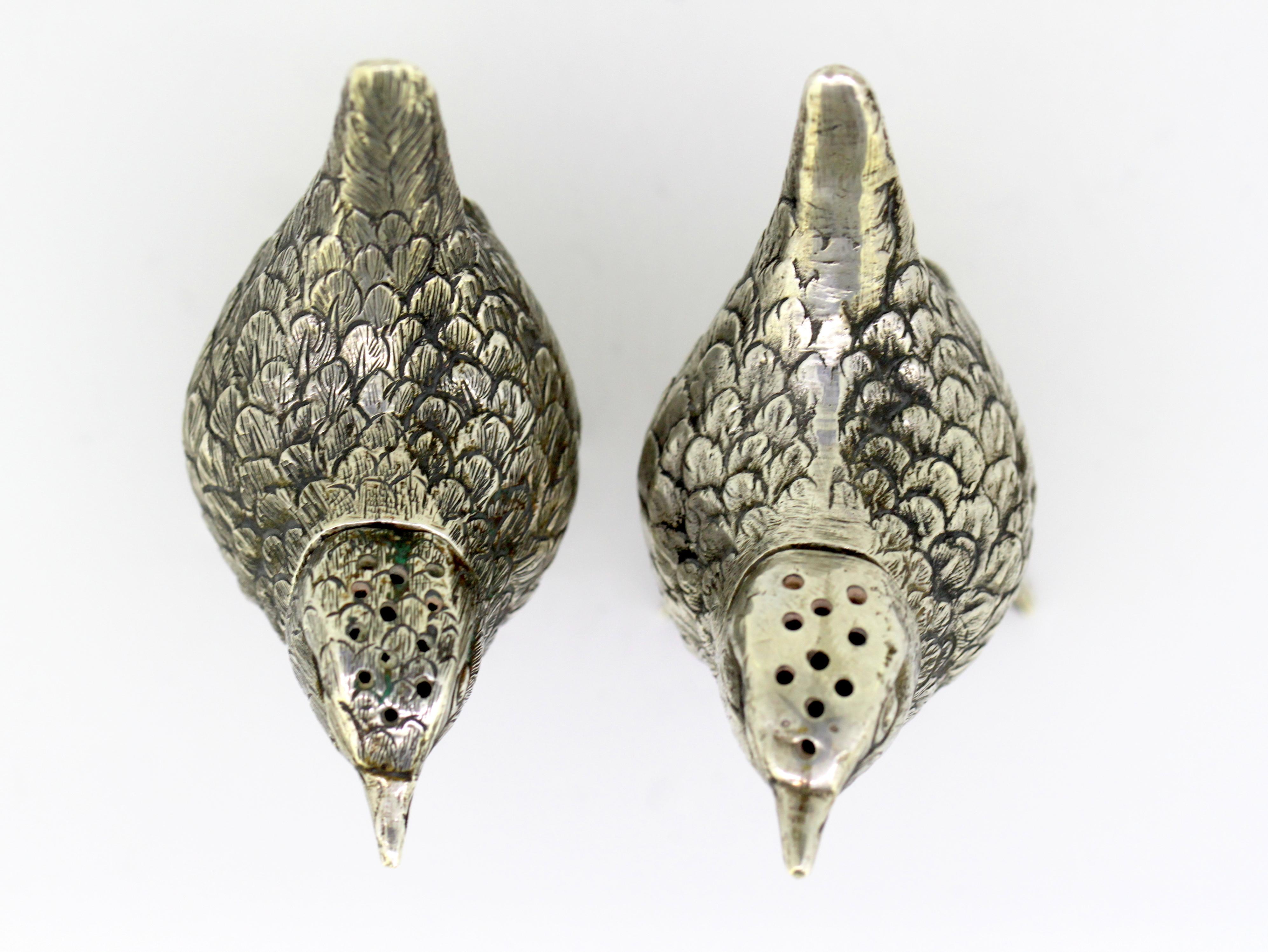 Antique Silver Pair of Salt and Pepper Bird Shakers, by FW, 19th Century In Excellent Condition In Braintree, GB