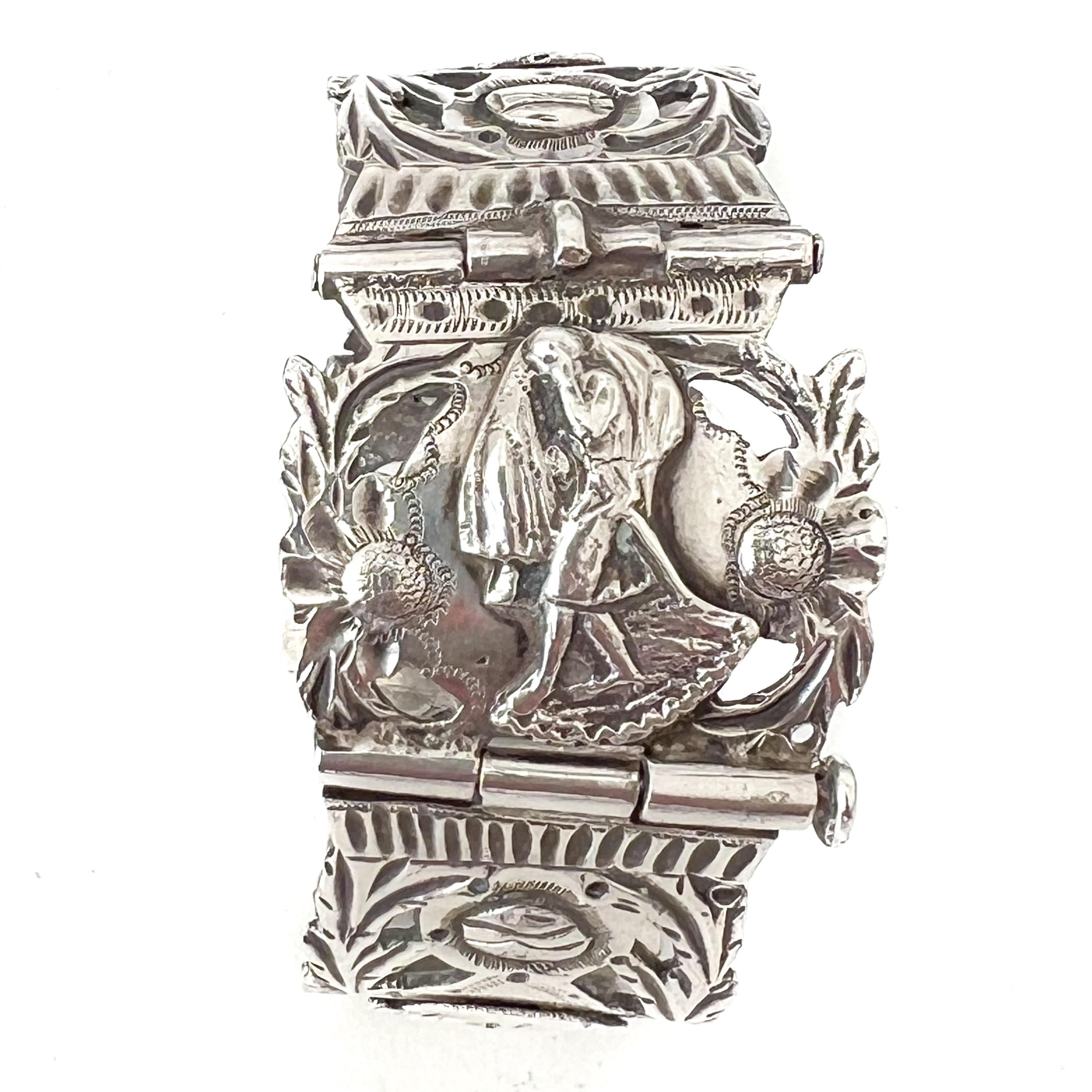 Antico bracciale a pannello in argento con figure bibliche In condizioni buone in vendita a Rotterdam, NL